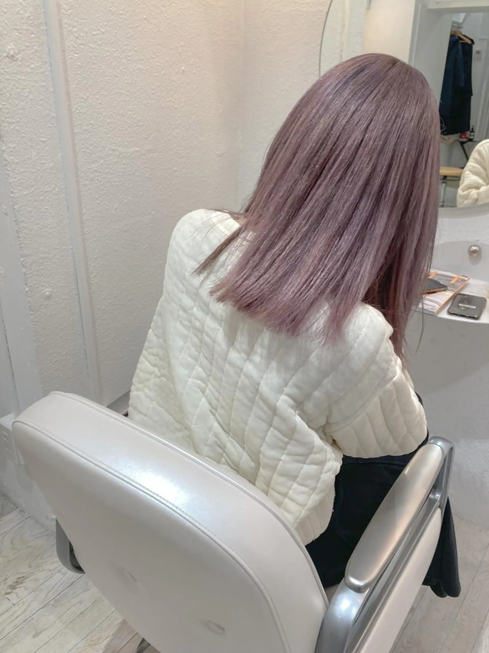 セミロング カラー ブリーチ ラベンダーカラー カット ヘアカラー お洒落ベージュ🤎 代官山shibukiのヘアスタイル