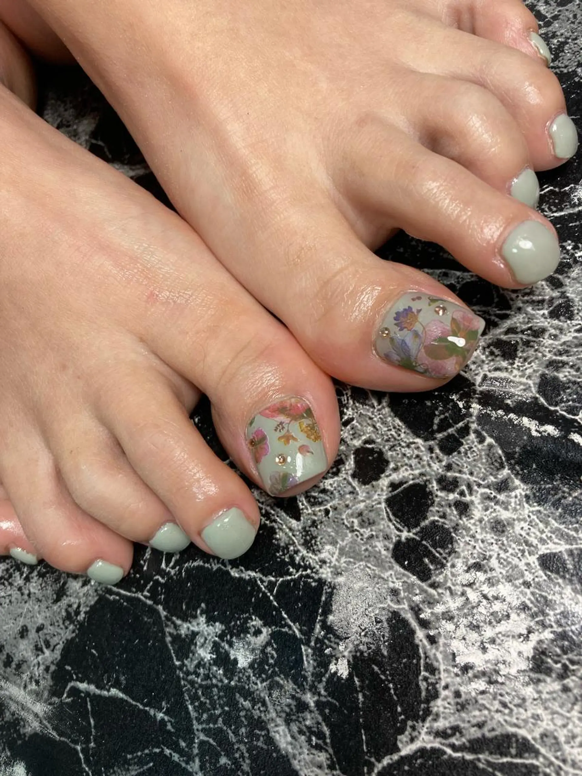 ショート ネイル ハンドネイル フットネイル ✴︎ Delightのネイルデザイン