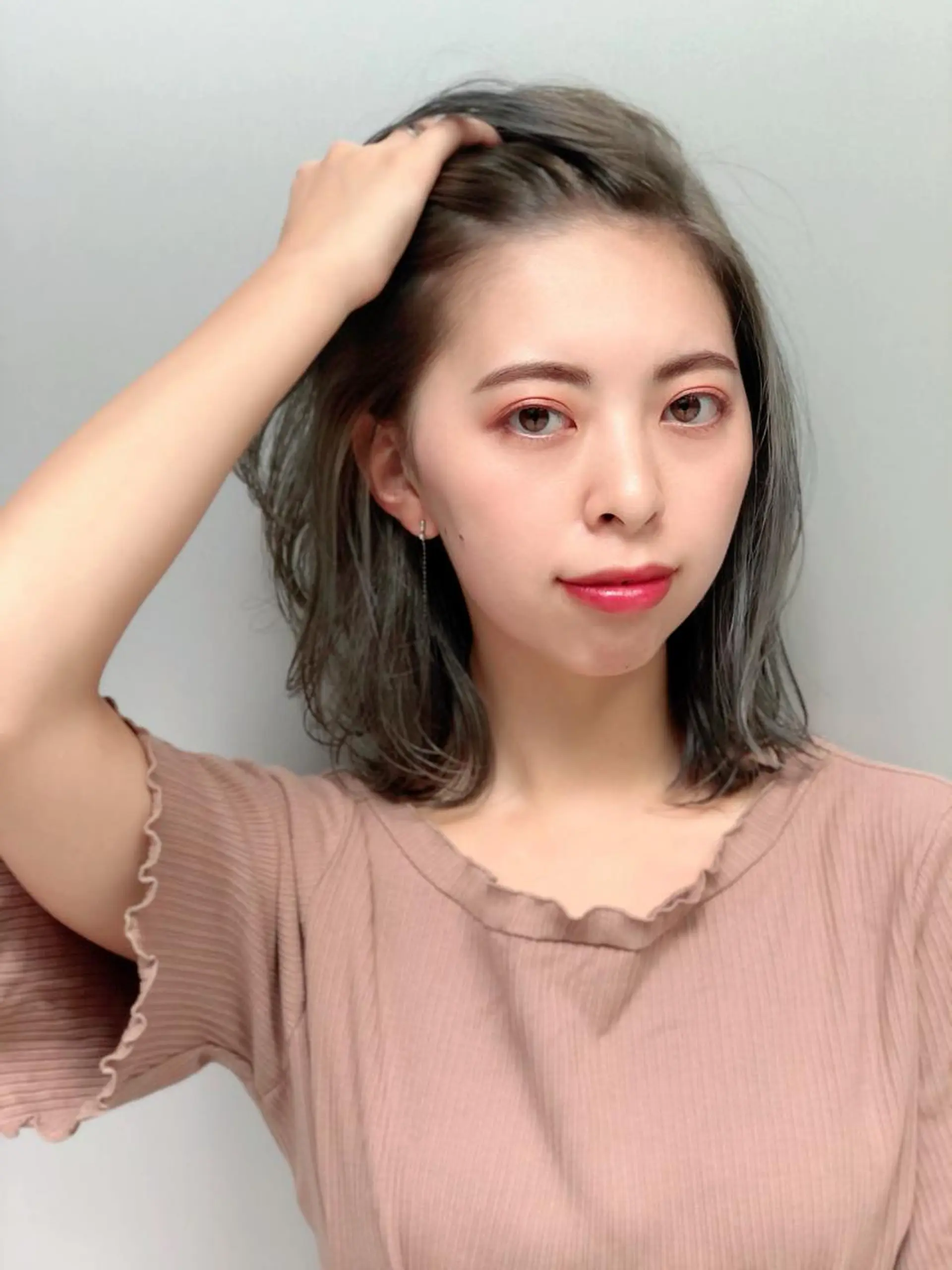 ミディアム カラー 能登谷 きよのヘアスタイル