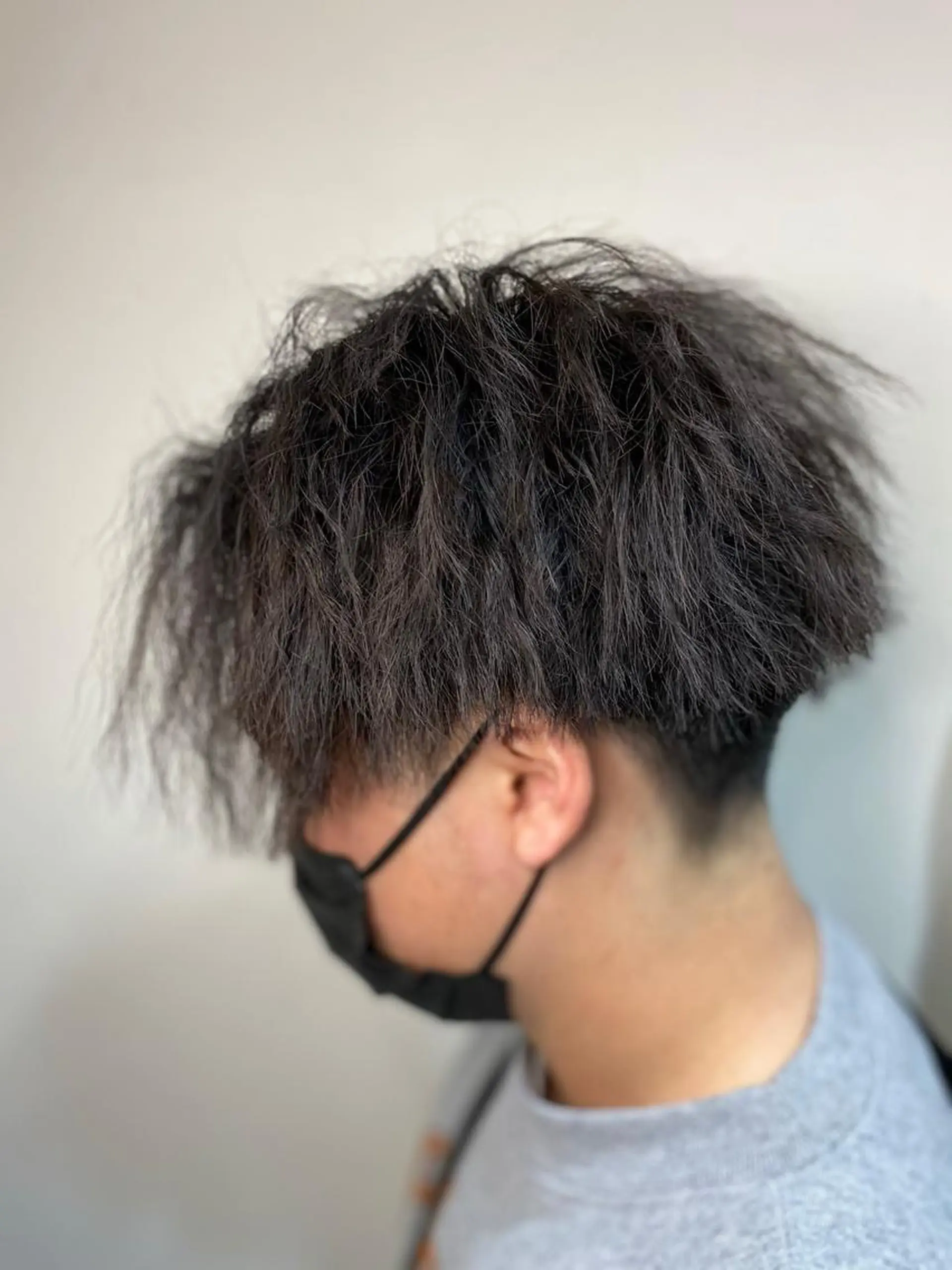 ショート パーマ メンズ 武本 勇樹のヘアスタイル