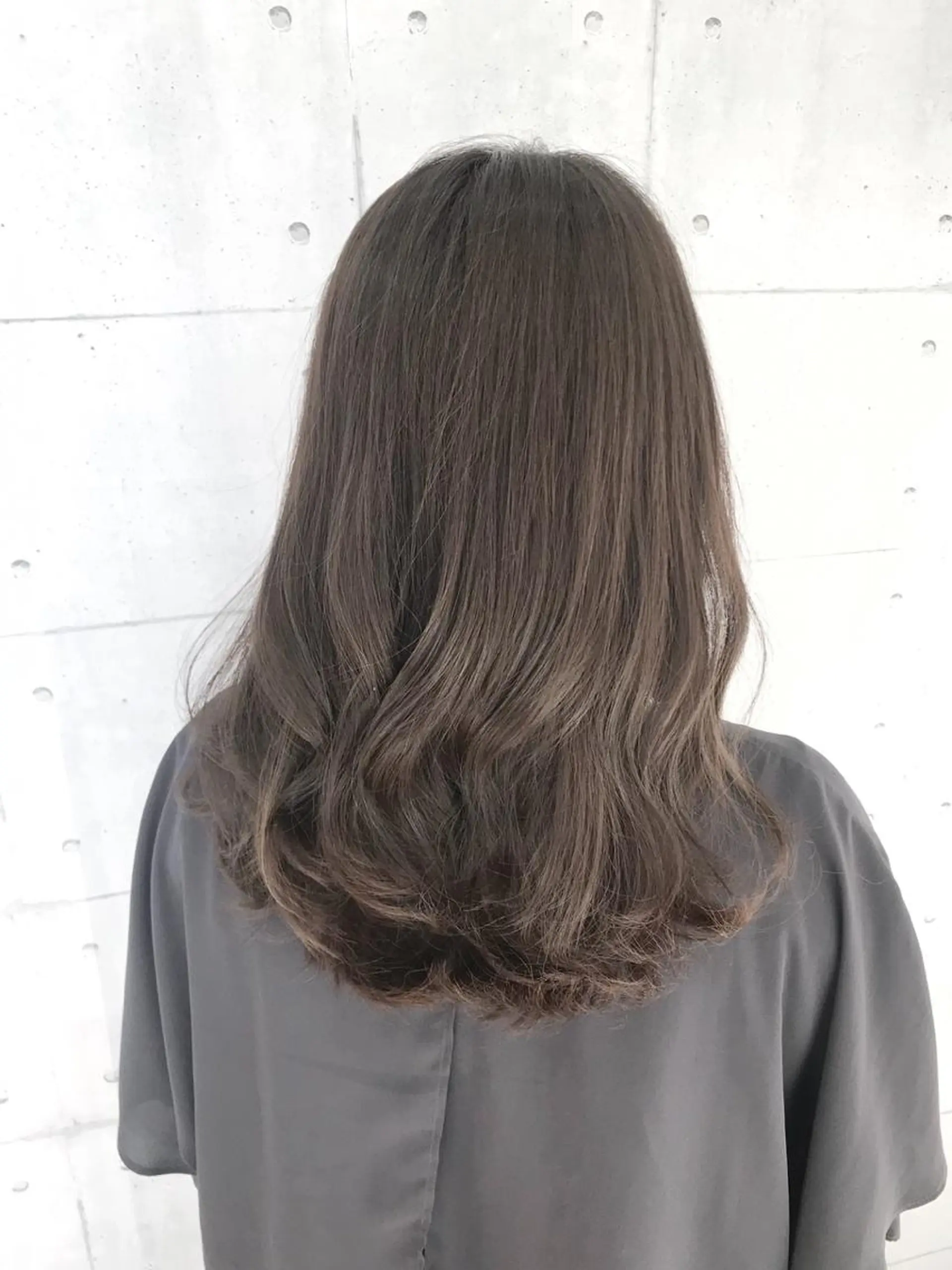 ミディアム カラー アッシュ アッシュブラウン ブラウンカラー カット ヘアカラー 高木 麻知子のヘアスタイル