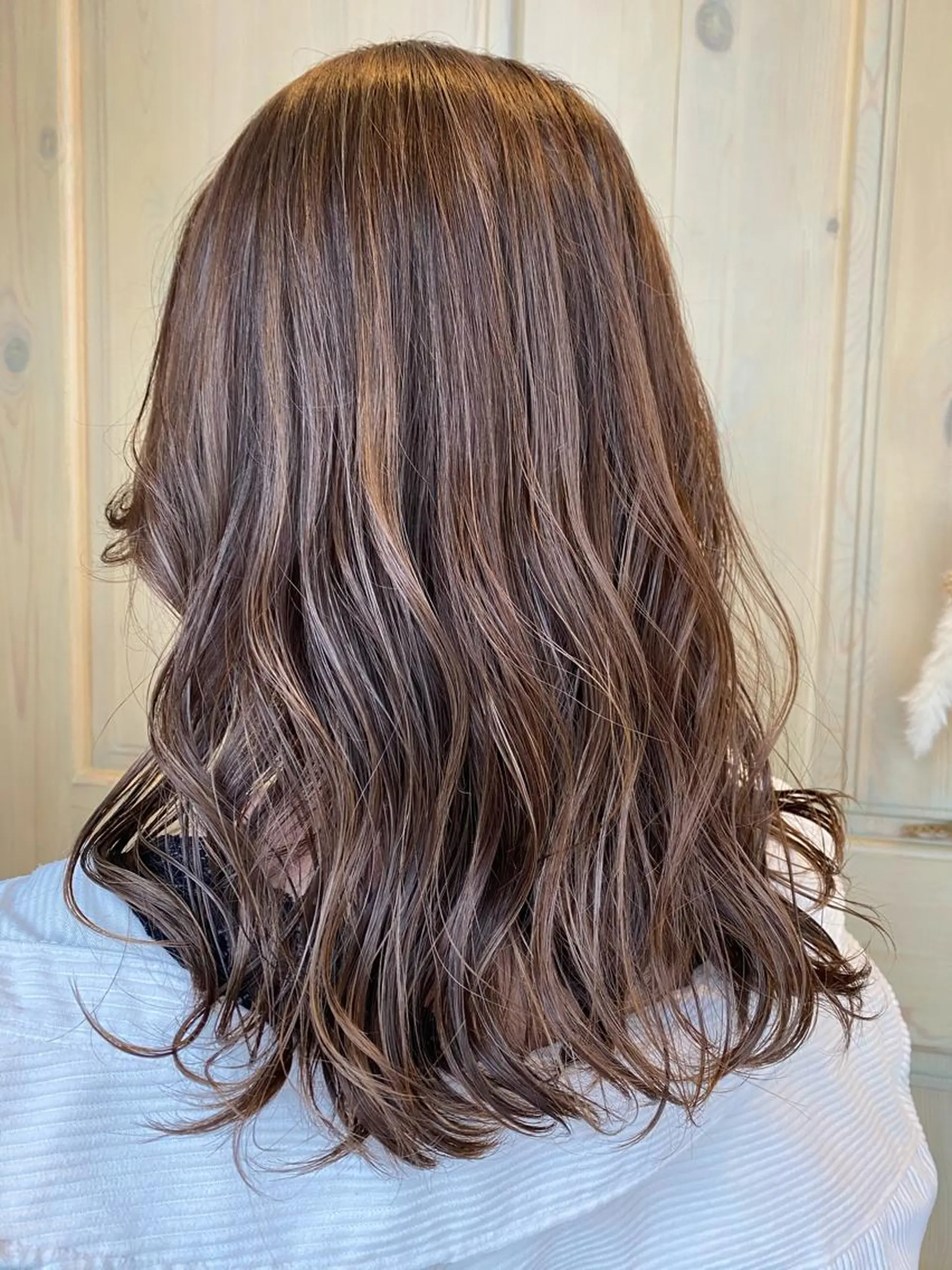 セミロング カラー ベージュカラー ハイライトカラー ハイライト レイヤーカット/ 根本瑠実のヘアスタイル