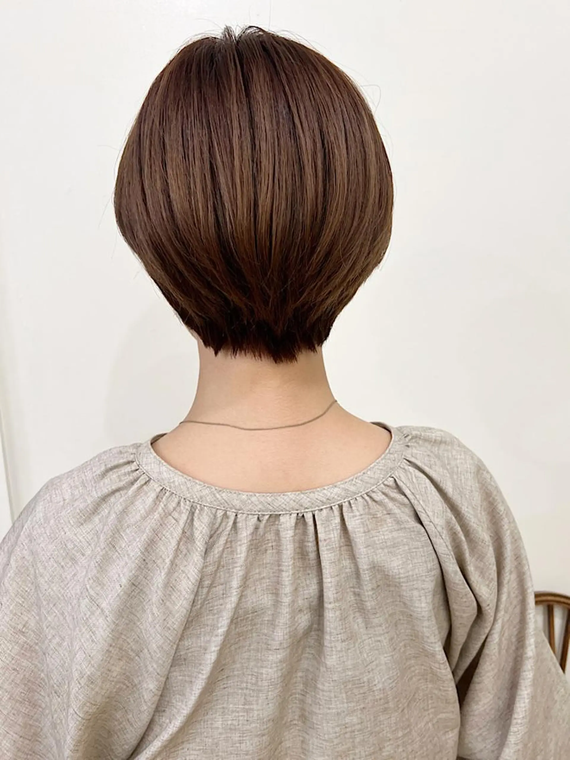 ショート 切りっぱなしボブ ショートボブ ボブ ハイライト シースルーバング カット ヘッドスパ デザインカラー茅ヶ崎 オオタ カズキのヘアスタイル