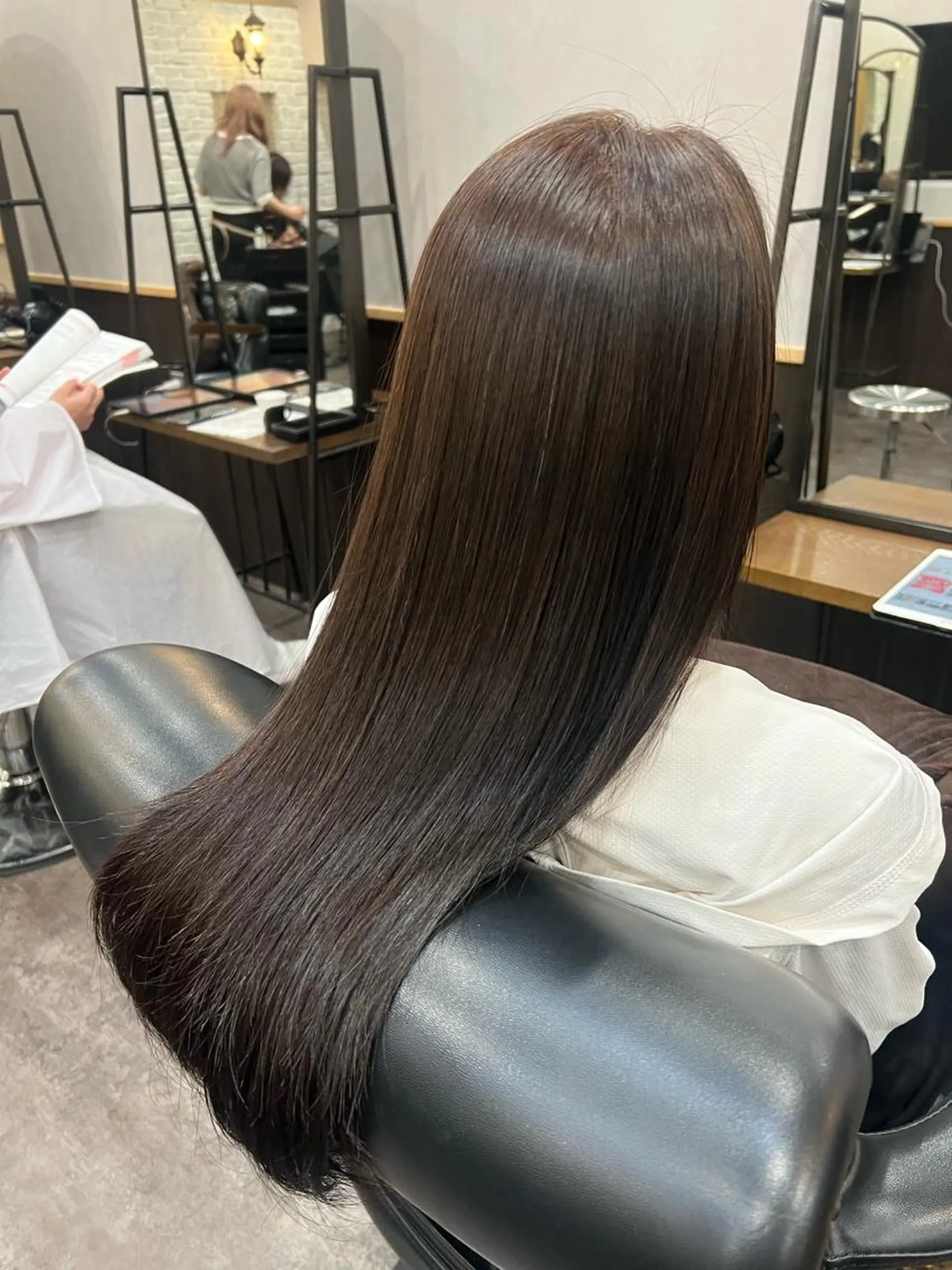 ロング カラー パーマ 透明感カラー くせ毛 縮毛矯正 トリートメント 透明感style 🌿 ASUKAのヘアスタイル