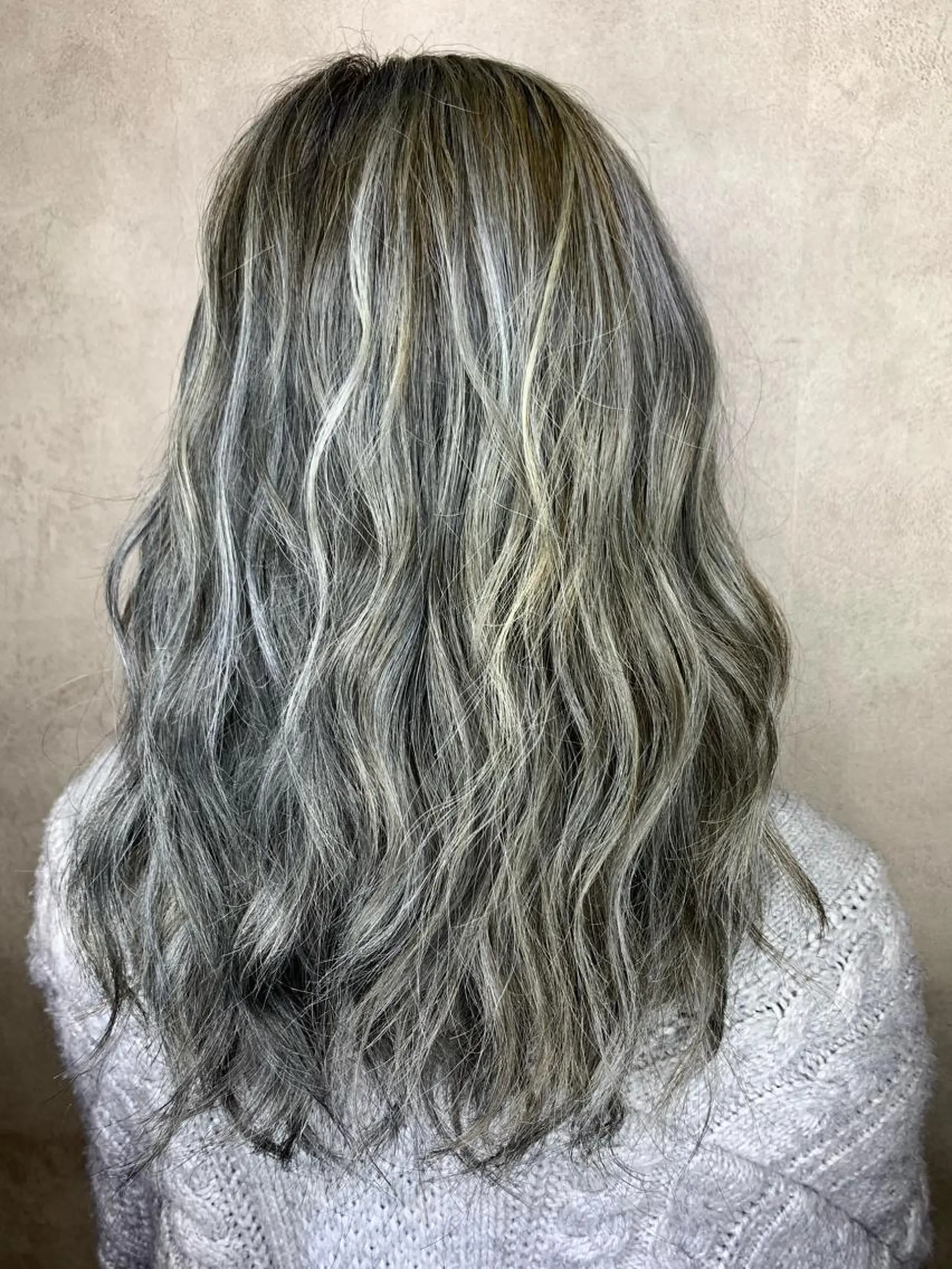 セミロング 西村 雄二/エクステのヘアスタイル