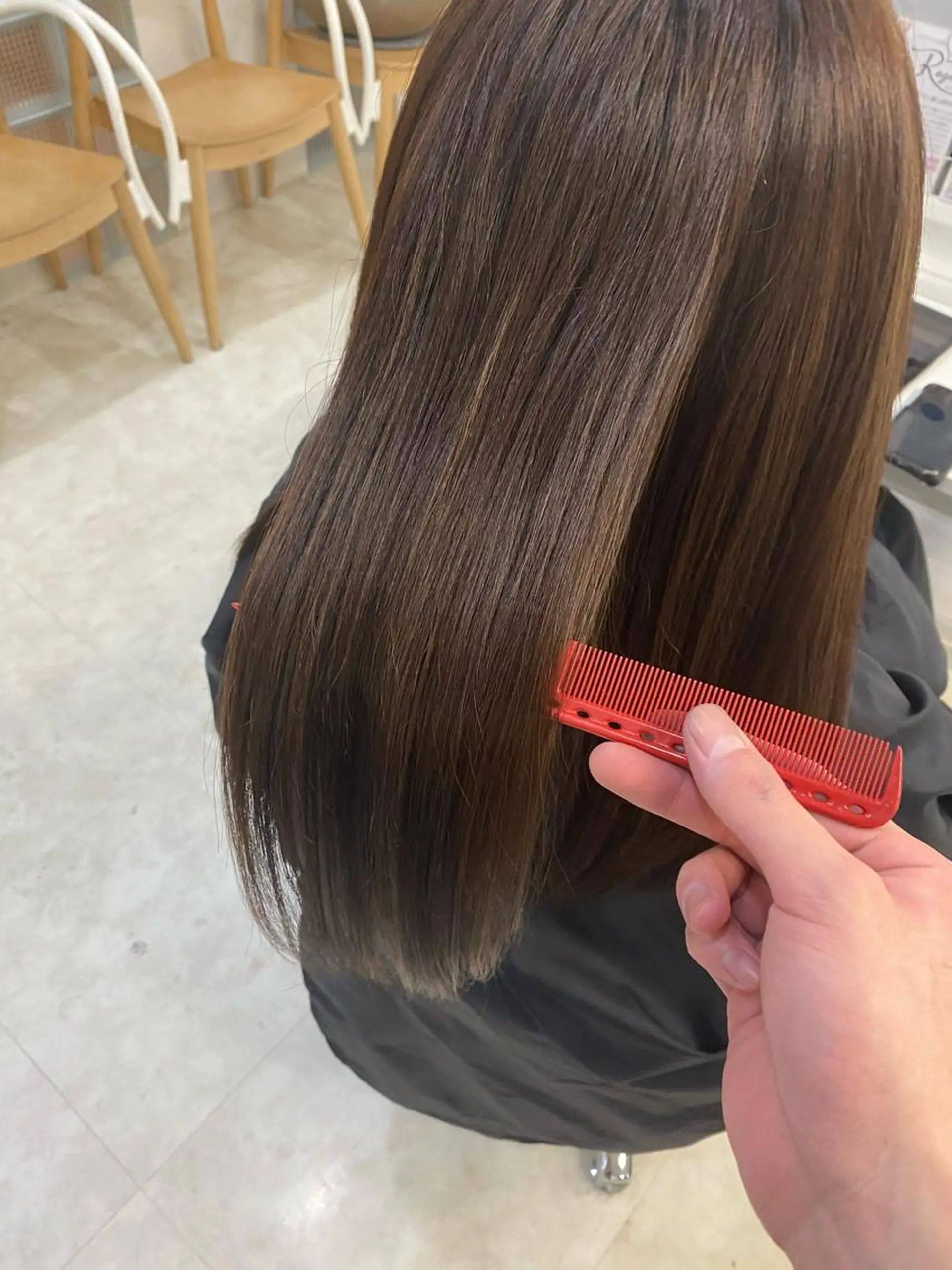 セミロング 髪質改善 白髪ぼかし、髪質改善 富田隼仁のヘアスタイル