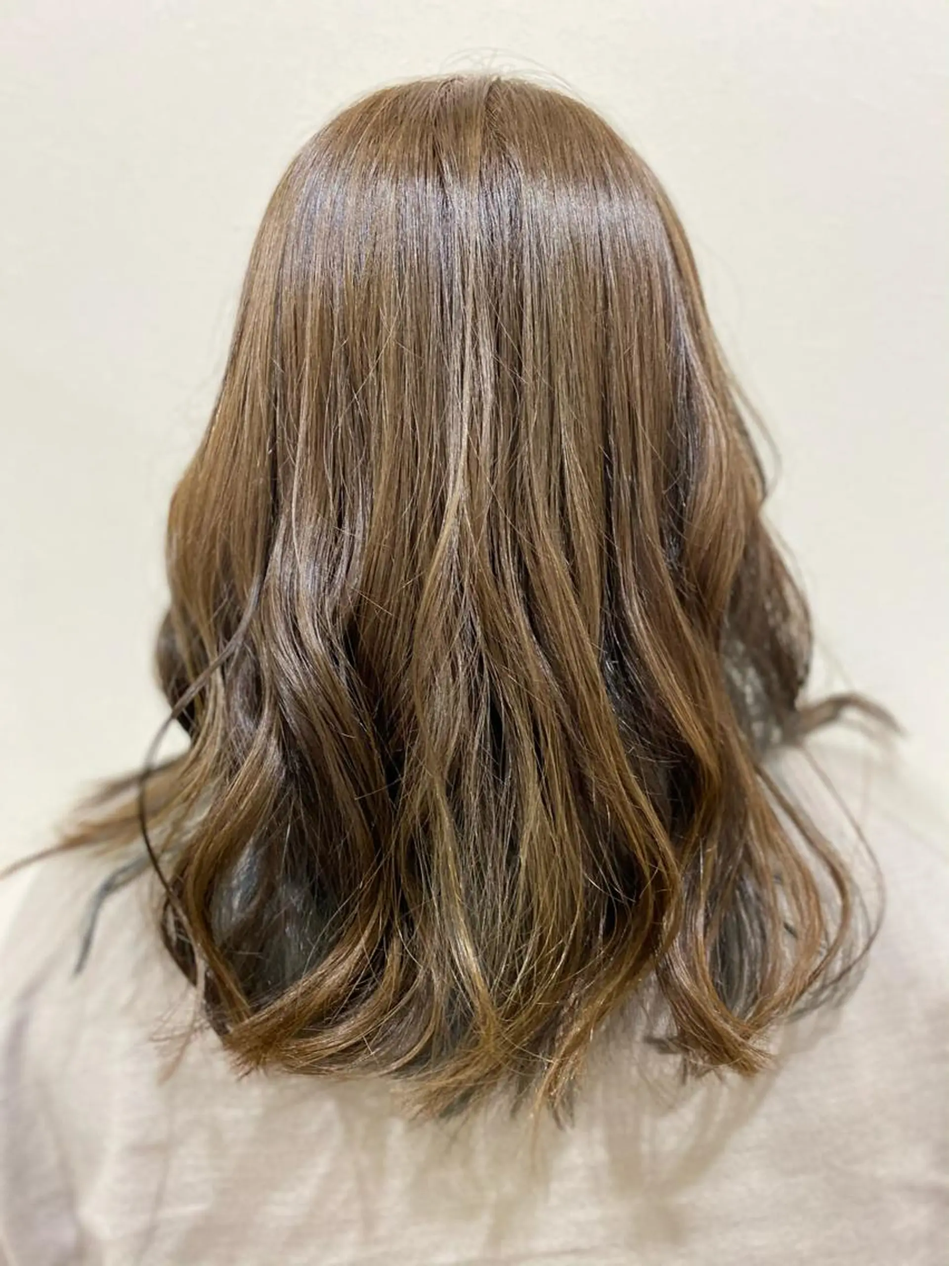 セミロング Ashanti 磯崎のヘアスタイル