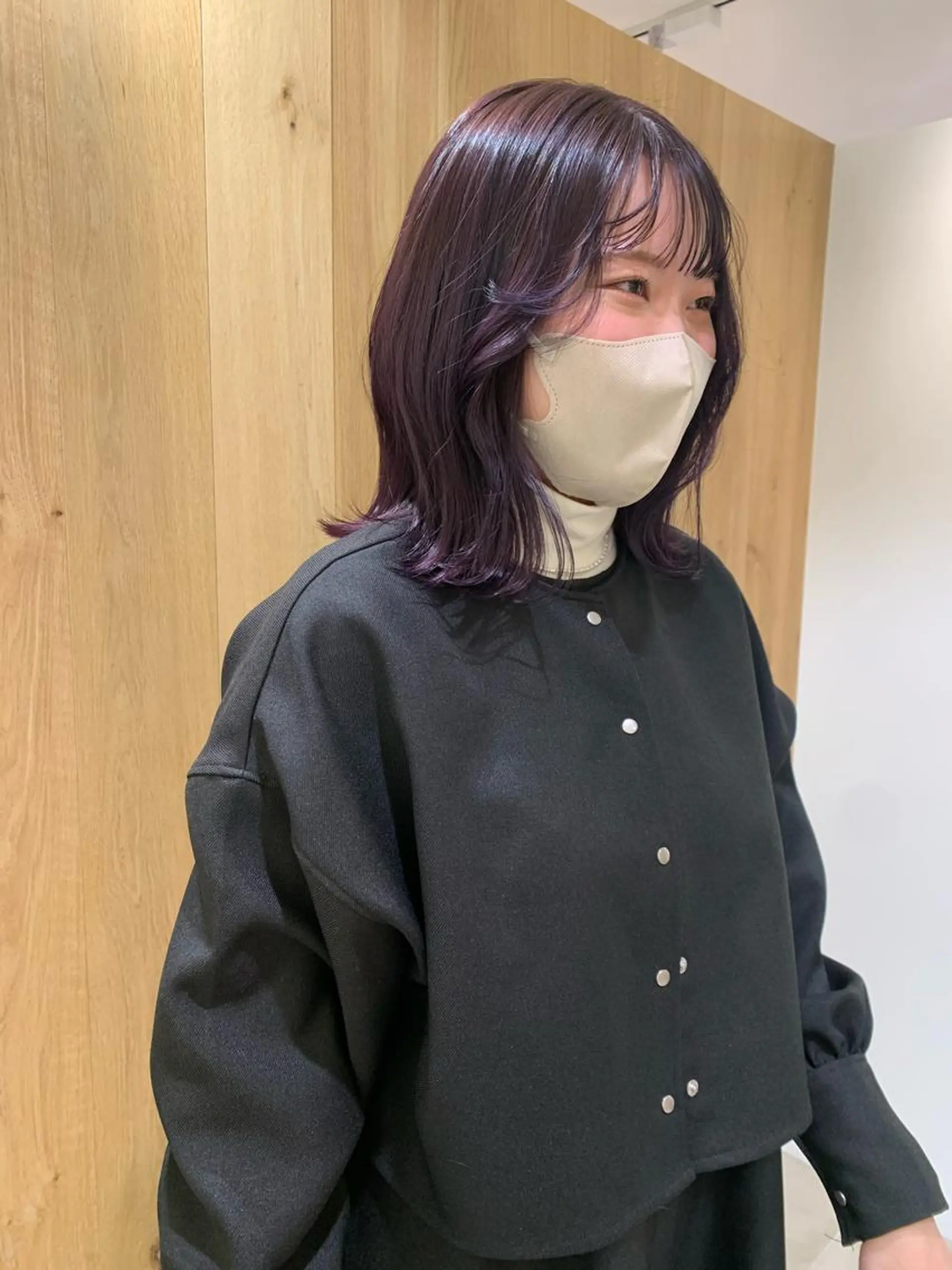 ミディアム カラー ヘアカラー SAKINO． ベージュカラーのヘアスタイル