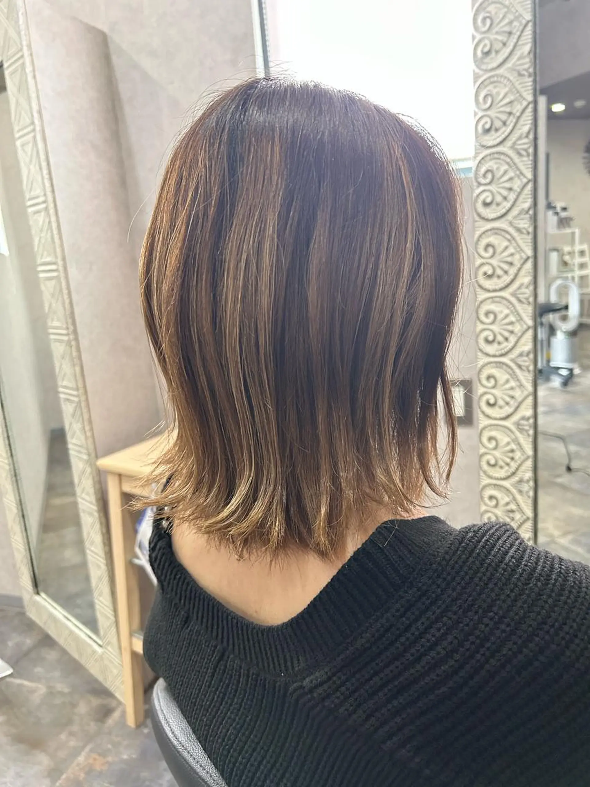 ミディアム 外ハネヘア giniro ホソミのヘアスタイル