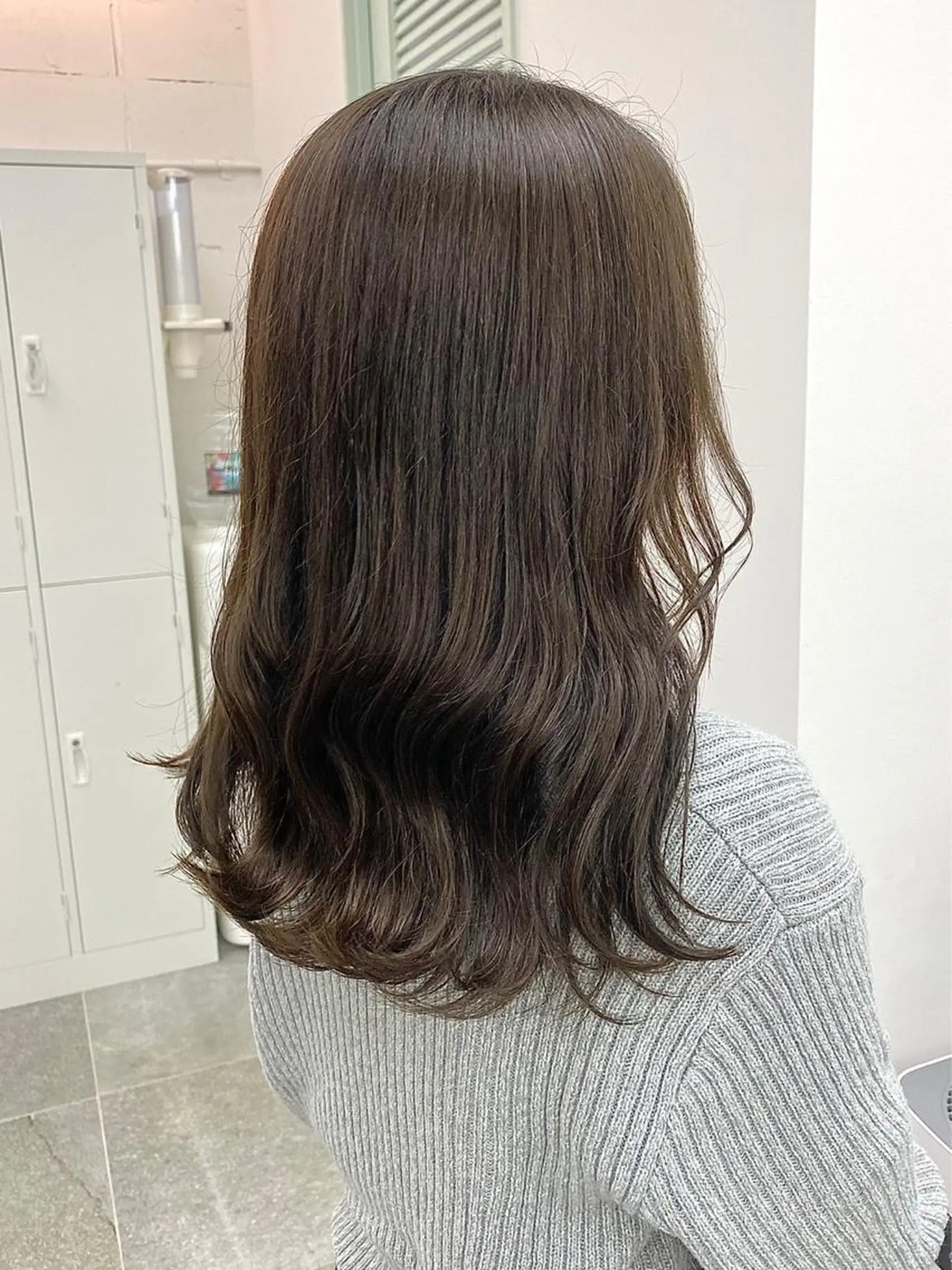 カラー 菅 野のヘアスタイル