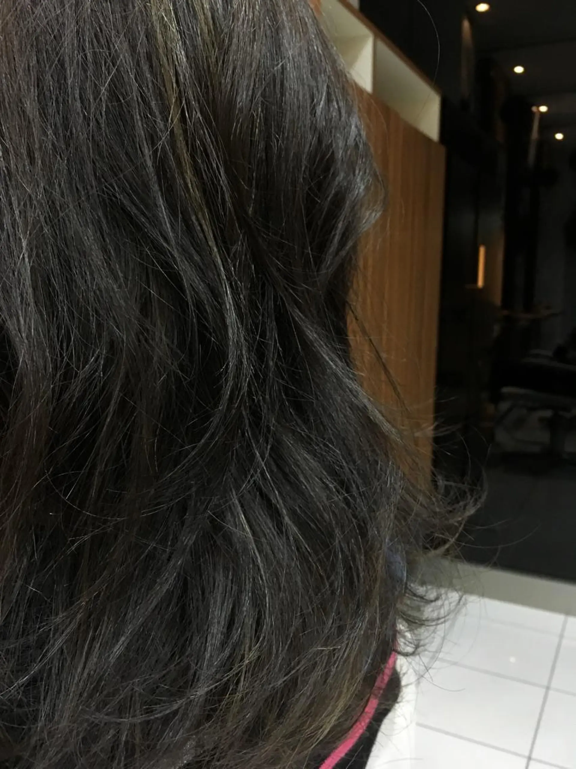 ミディアム カラー グレージュ ハイライトカラー ハイライト カット ヘアカラー トリートメント 白髪ぼかしハイライト 柳川拓哉のヘアスタイル