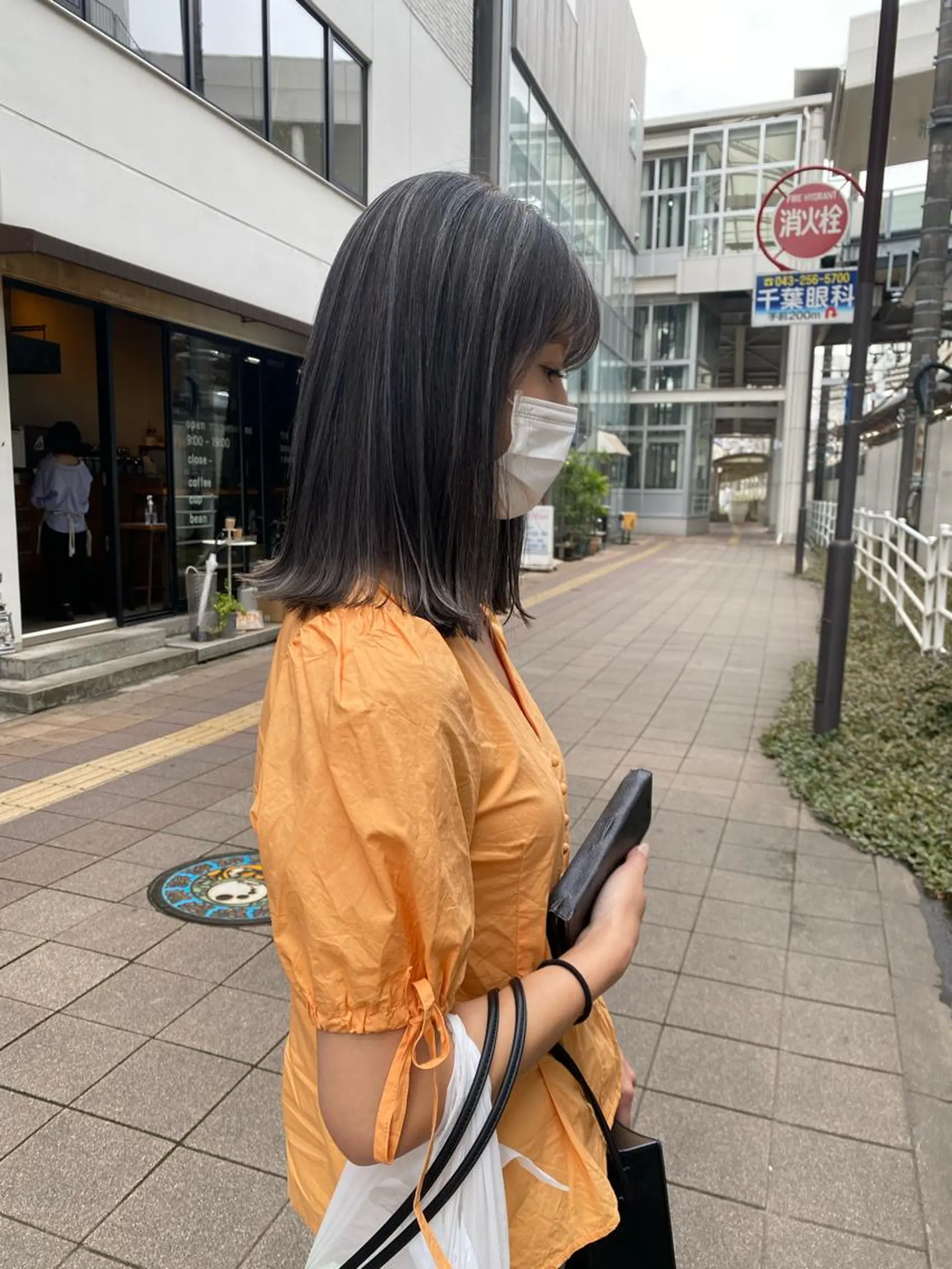 セミロング カラー fand AKANE のヘアスタイル