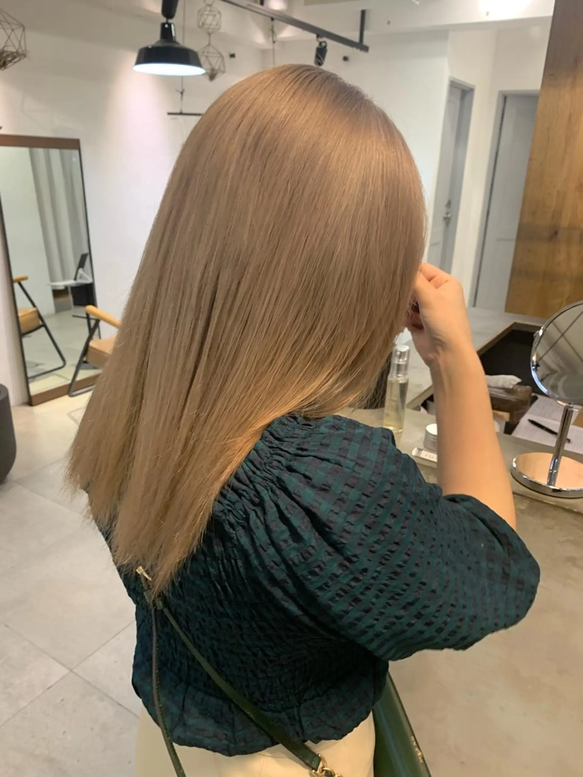 セミロング カラー ヘアカラー トリートメント REINA☁️透明感 カラー/ぷつっと♡のヘアスタイル