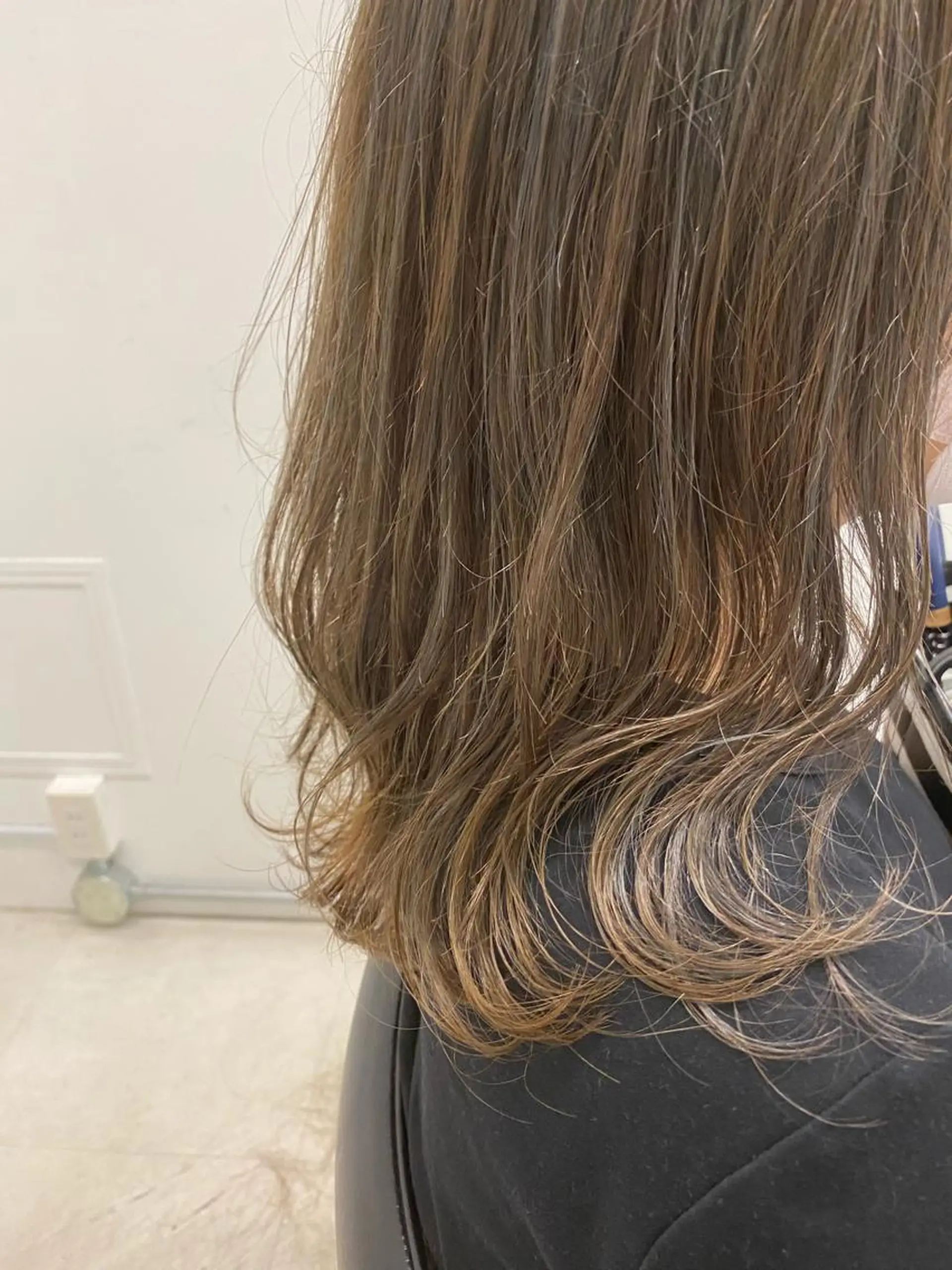 ミディアム カラー アッシュ ベージュカラー ハイライトカラー ハイライト 似合わせ専門美容師 なかじまのヘアスタイル