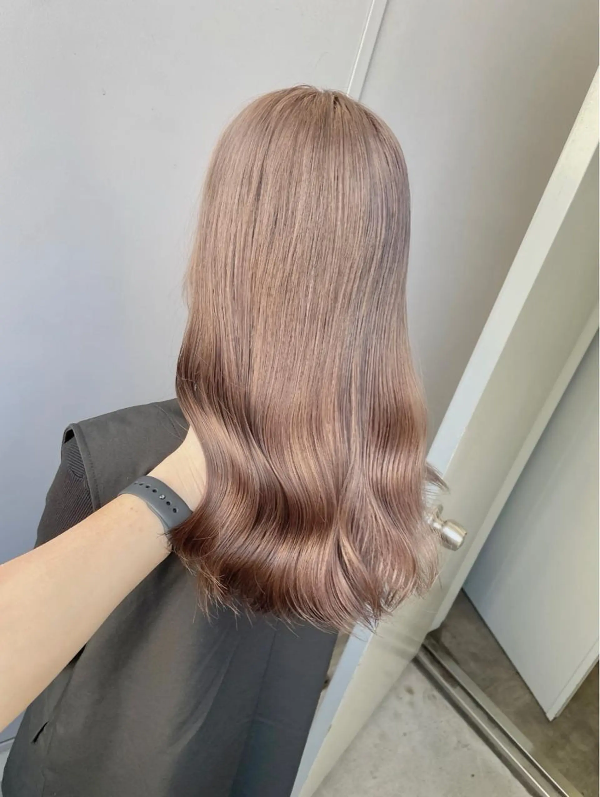 セミロング カラー ヘアカラー トリートメント ヘッドスパ ヘアセット ベージュカラー💖 やすひろのヘアスタイル