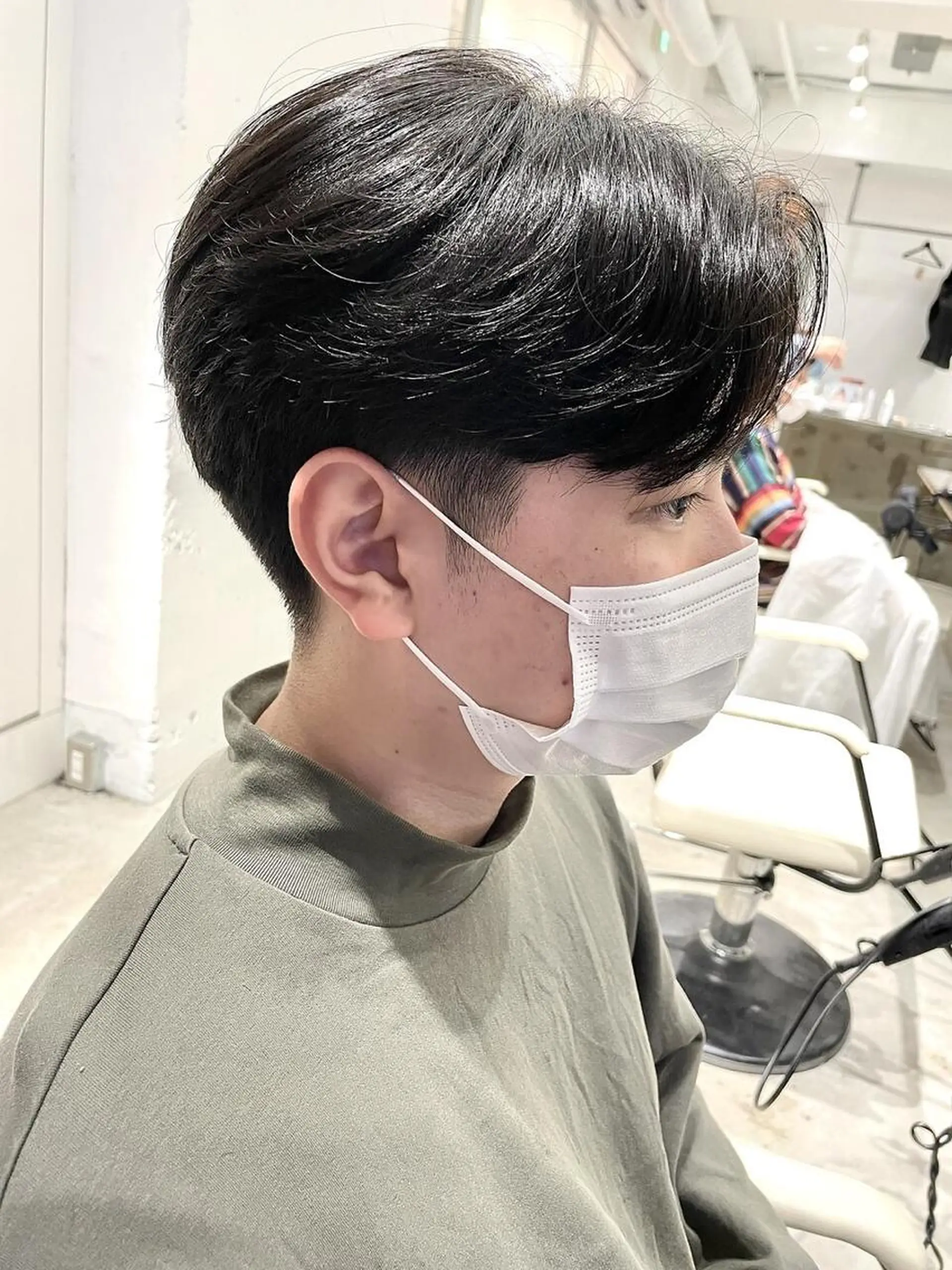 ショート カラー パーマ ヘアアレンジ メンズ メンズバレイヤージュ メンズブリーチ センターパート フェードカット メンズハイライト ハイトーン/レイヤー 🌸さくらのヘアスタイル