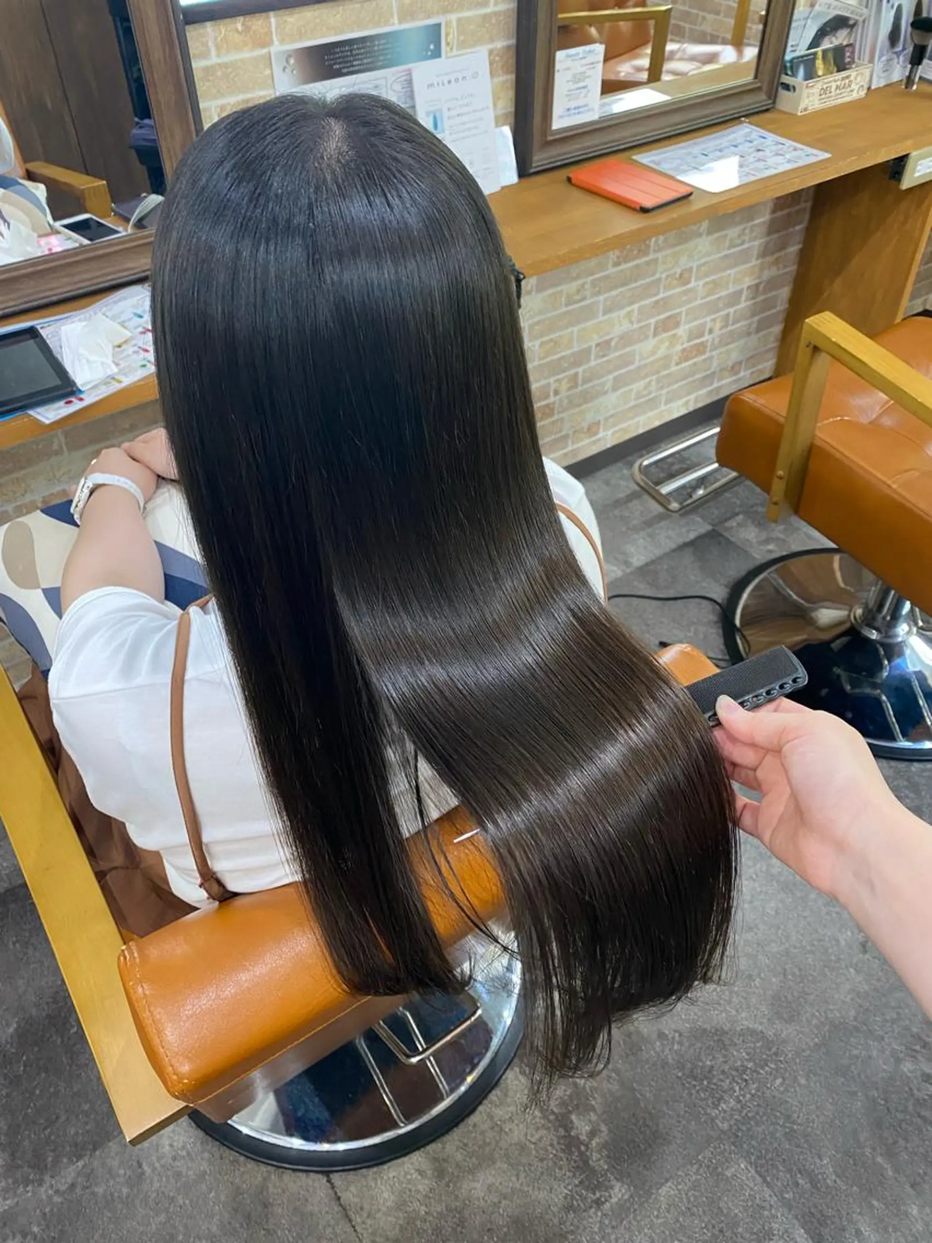 ロング ヘアカラー トリートメント 美髪ヘア 🤍erikaのヘアスタイル