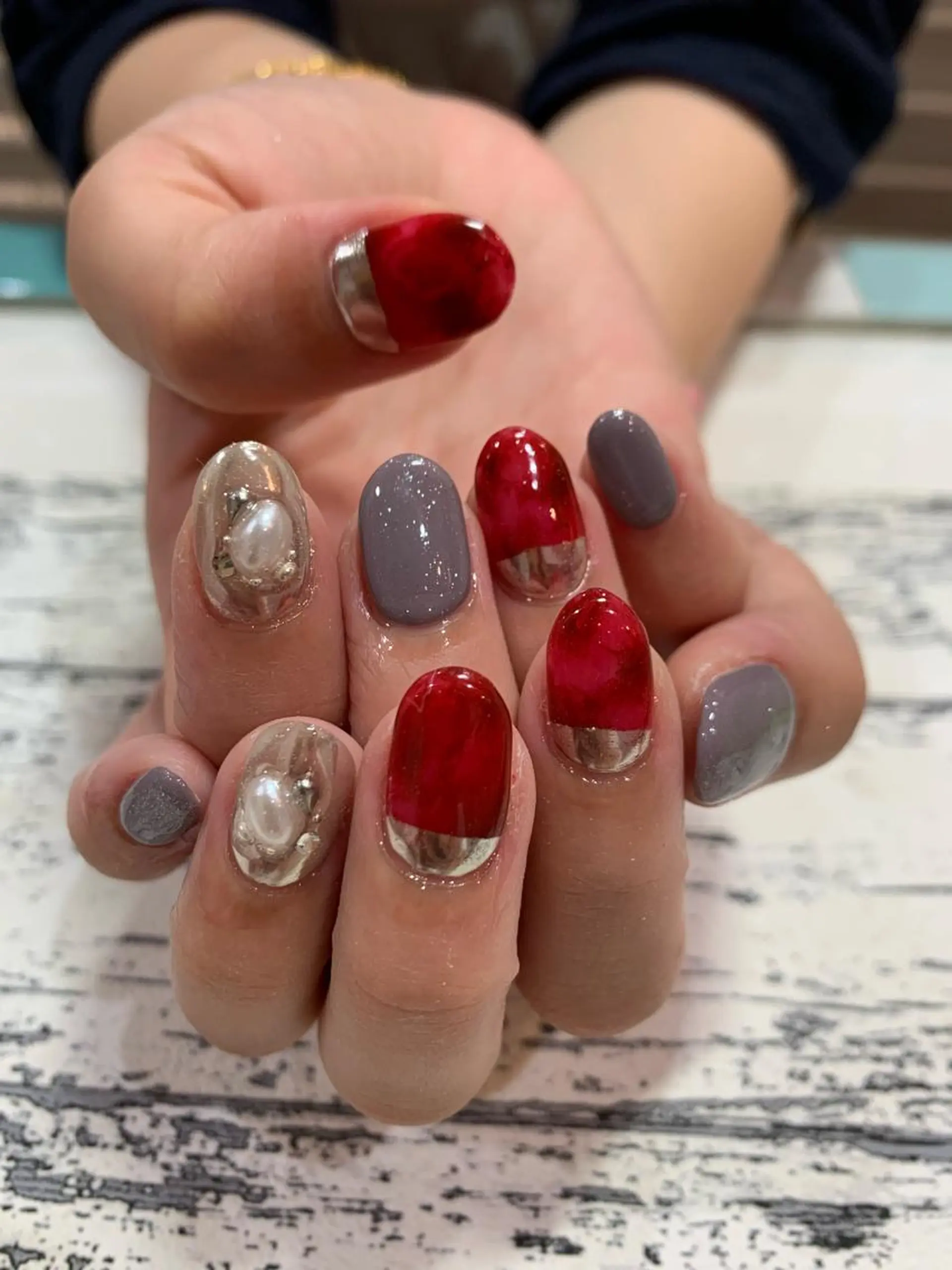 ネイル 高尾 梨花のネイルデザイン