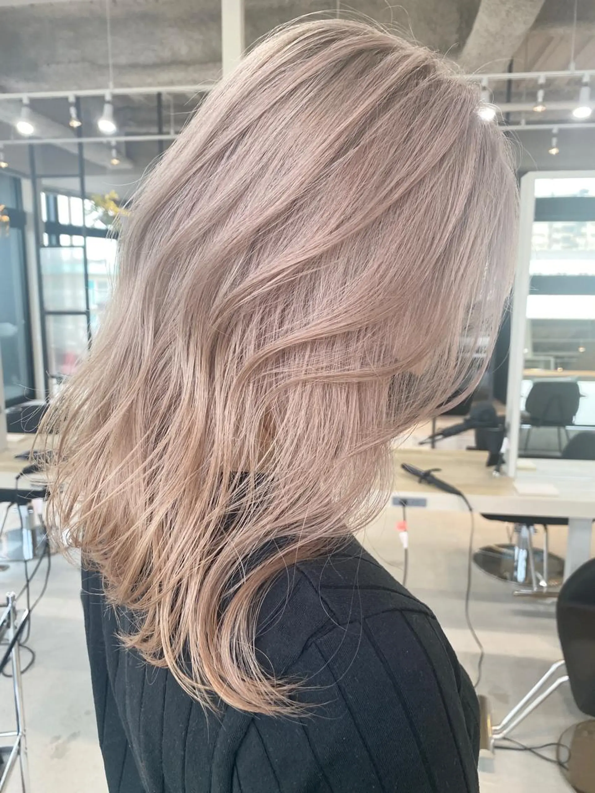 ミディアム カラー ヘアアレンジ ネイル マツエク・マツパ アイブロウ ヘアカラー トリートメント 井上 一平のヘアスタイル