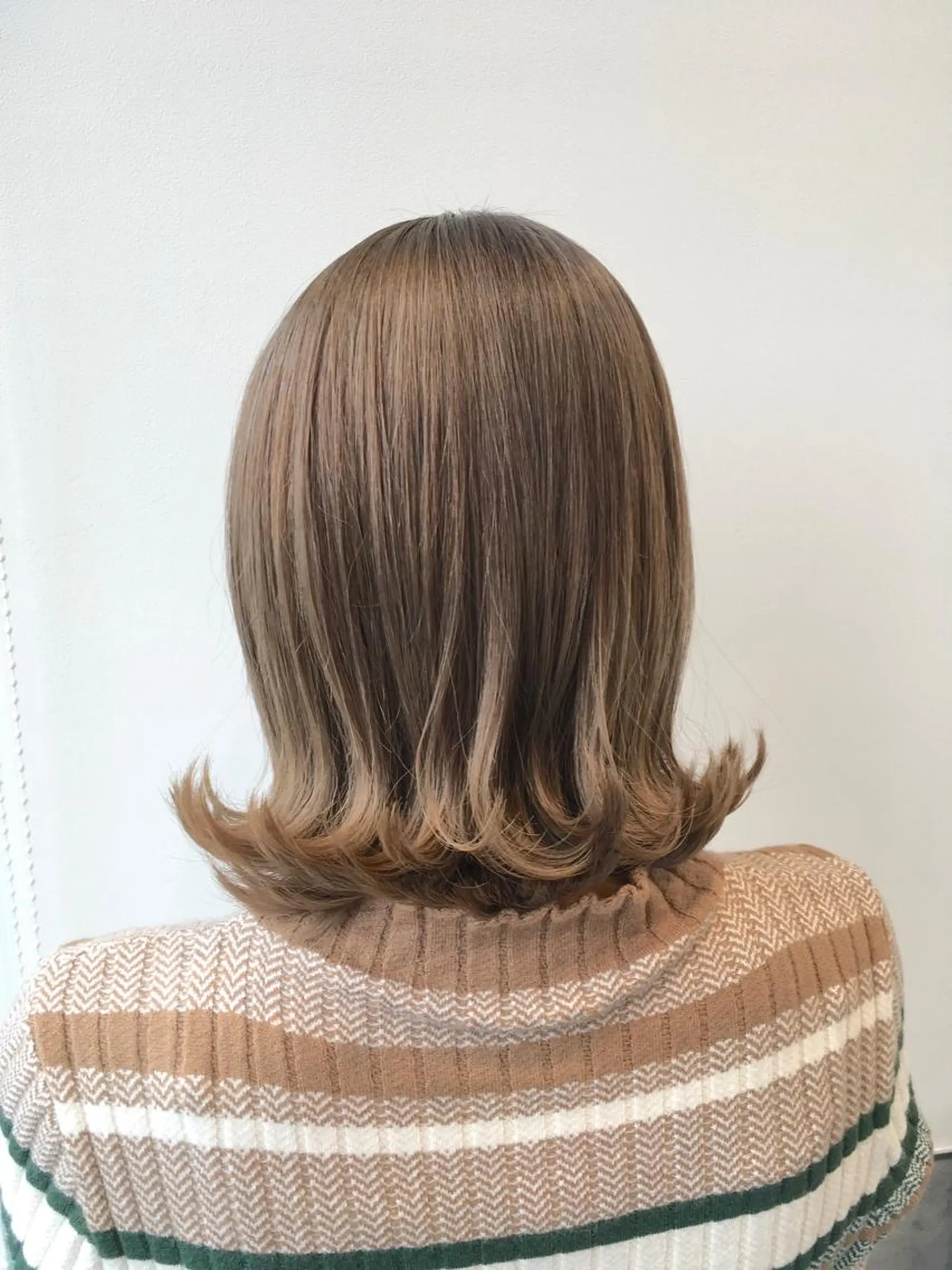 ミディアム カラー ベージュカラー フォギーベージュ ヘアカラー トリートメント ヘアセット yoshi ☆のヘアスタイル