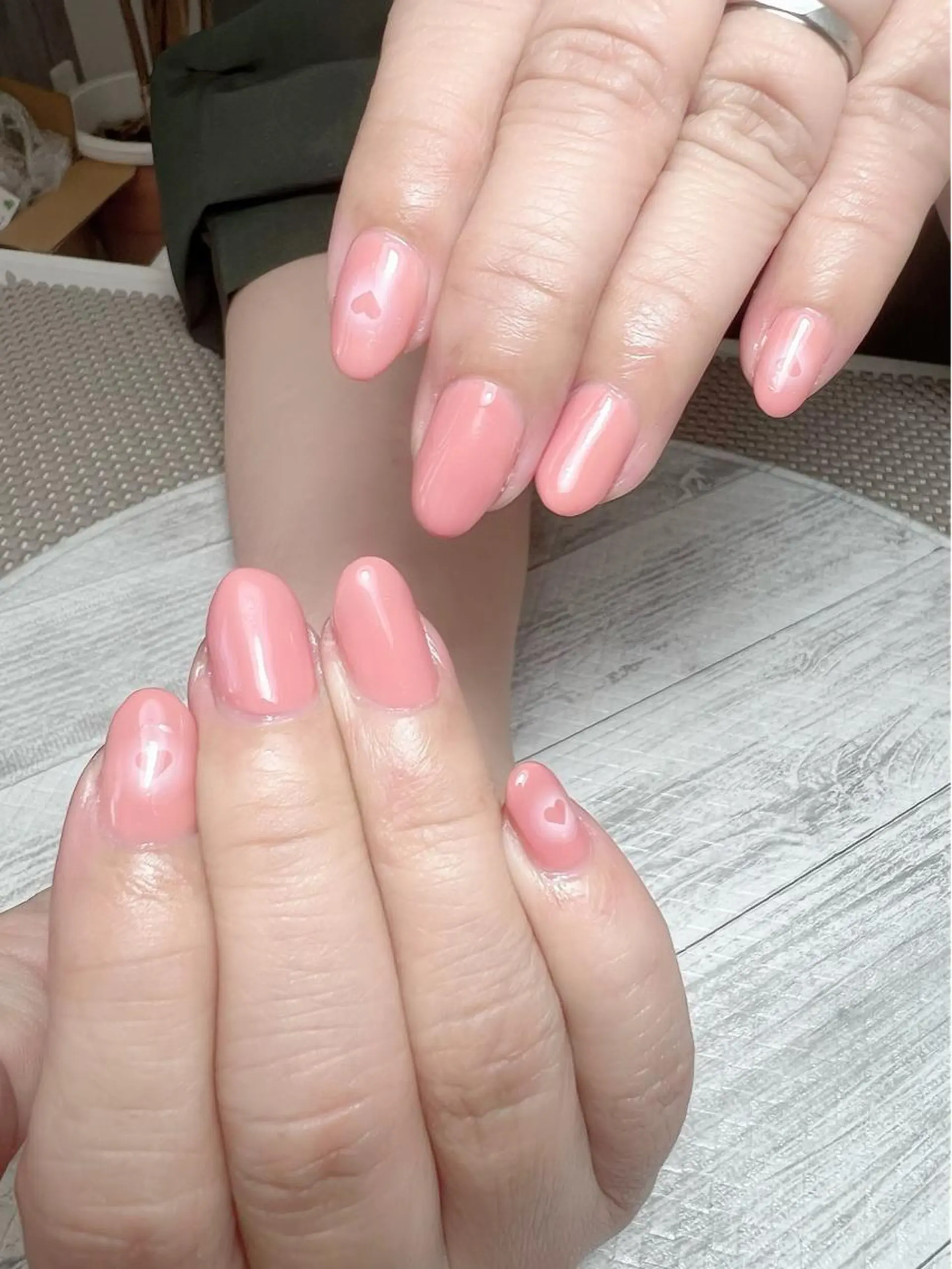 ネイル チークネイル ジェルネイル グリーン ハート スカルプネイル ハンドネイル シェヌネイル JURAのネイルデザイン