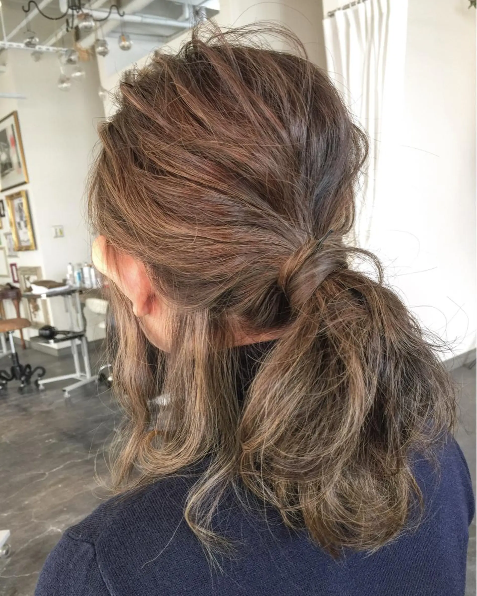 セミロング カラー ヘアアレンジ お団子ヘア グラデーションカラー ハイライトカラー メッシュ 外国人風カラー Mariana/ 鶴原-ハイライトのヘアスタイル
