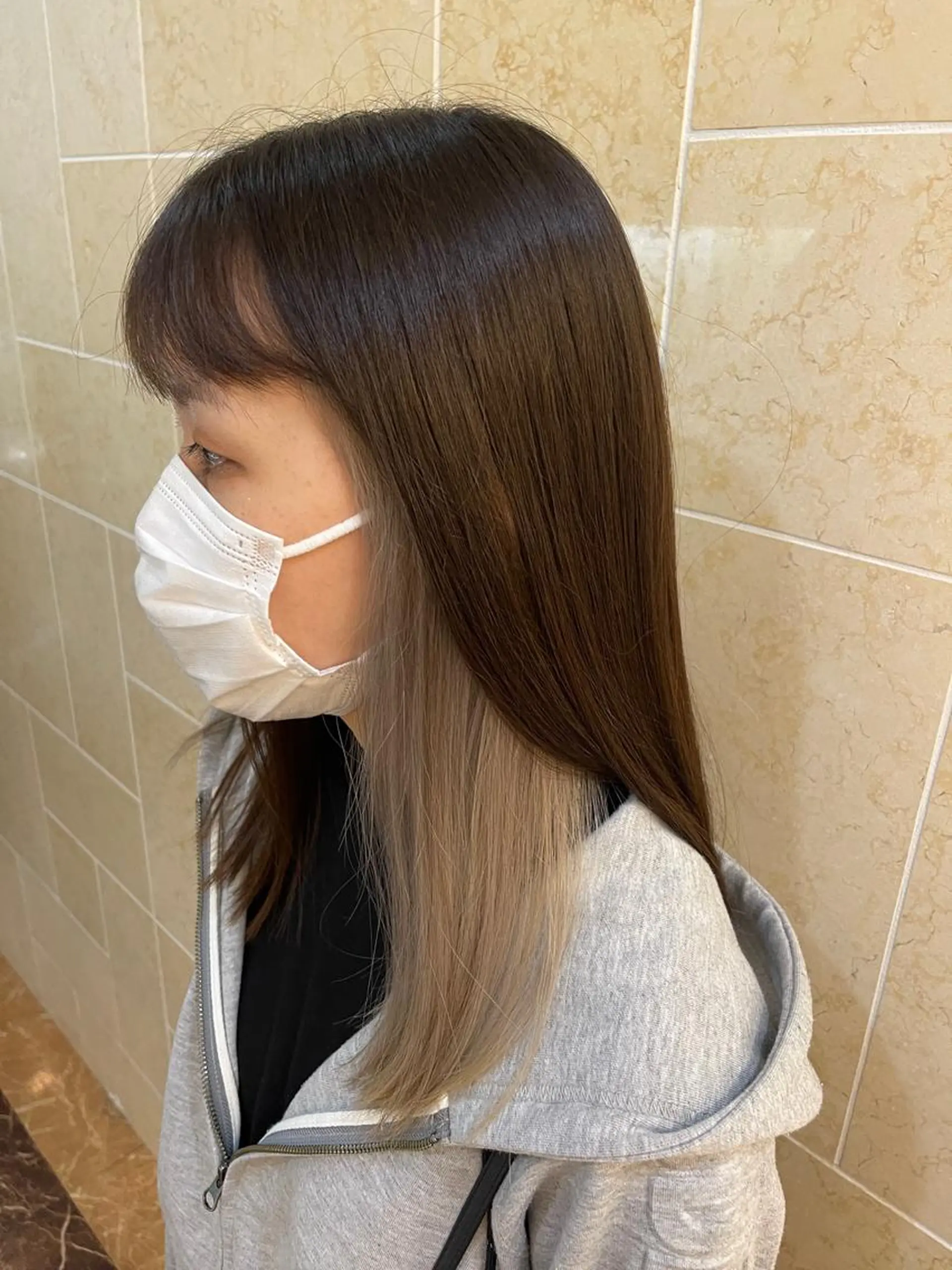 セミロング カラー イヤリングカラー 縮毛・酸性ストレート 特化のヘアスタイル