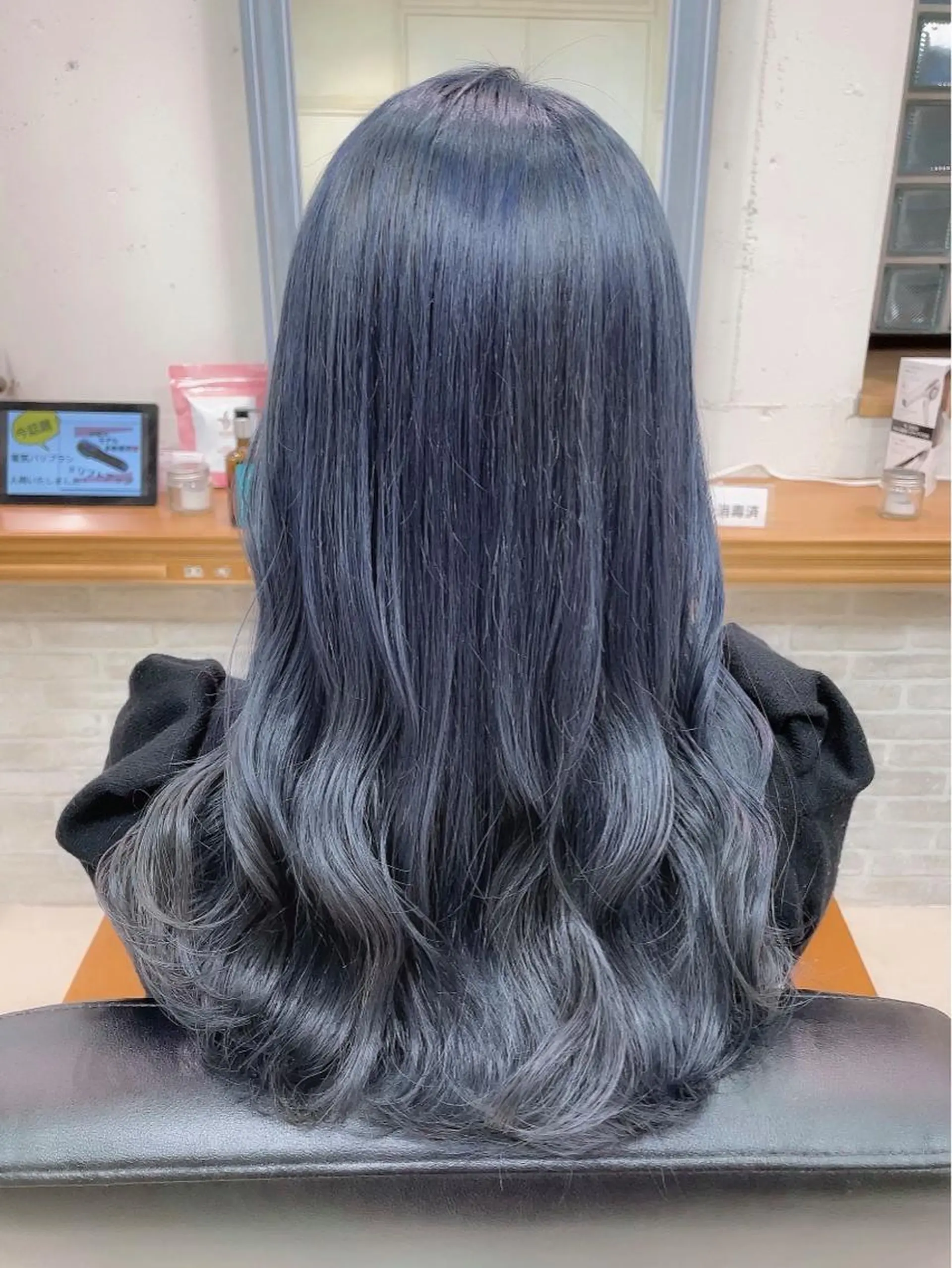 ロング カラー 透明感ハイトーン🦄 キラ🌈のヘアスタイル