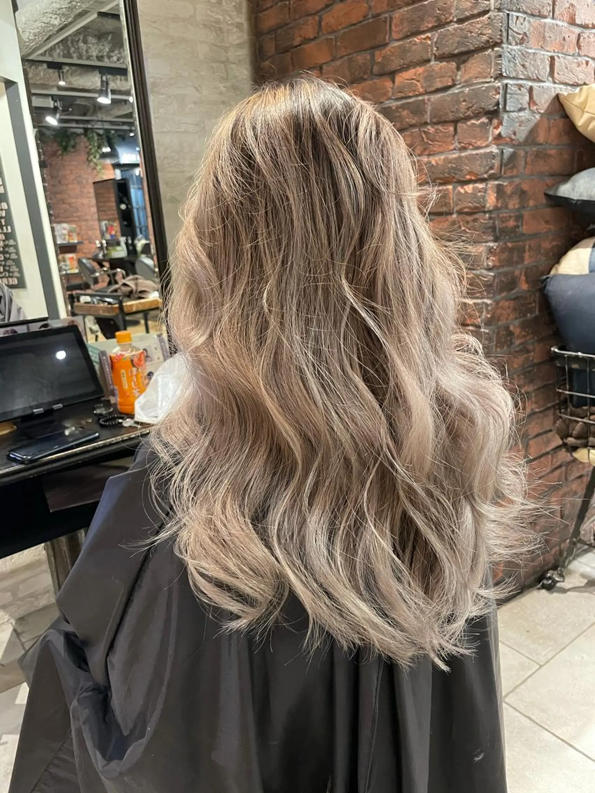 ロング レイヤーカット カット ヘアカラー トリートメント 田中 聖也のヘアスタイル