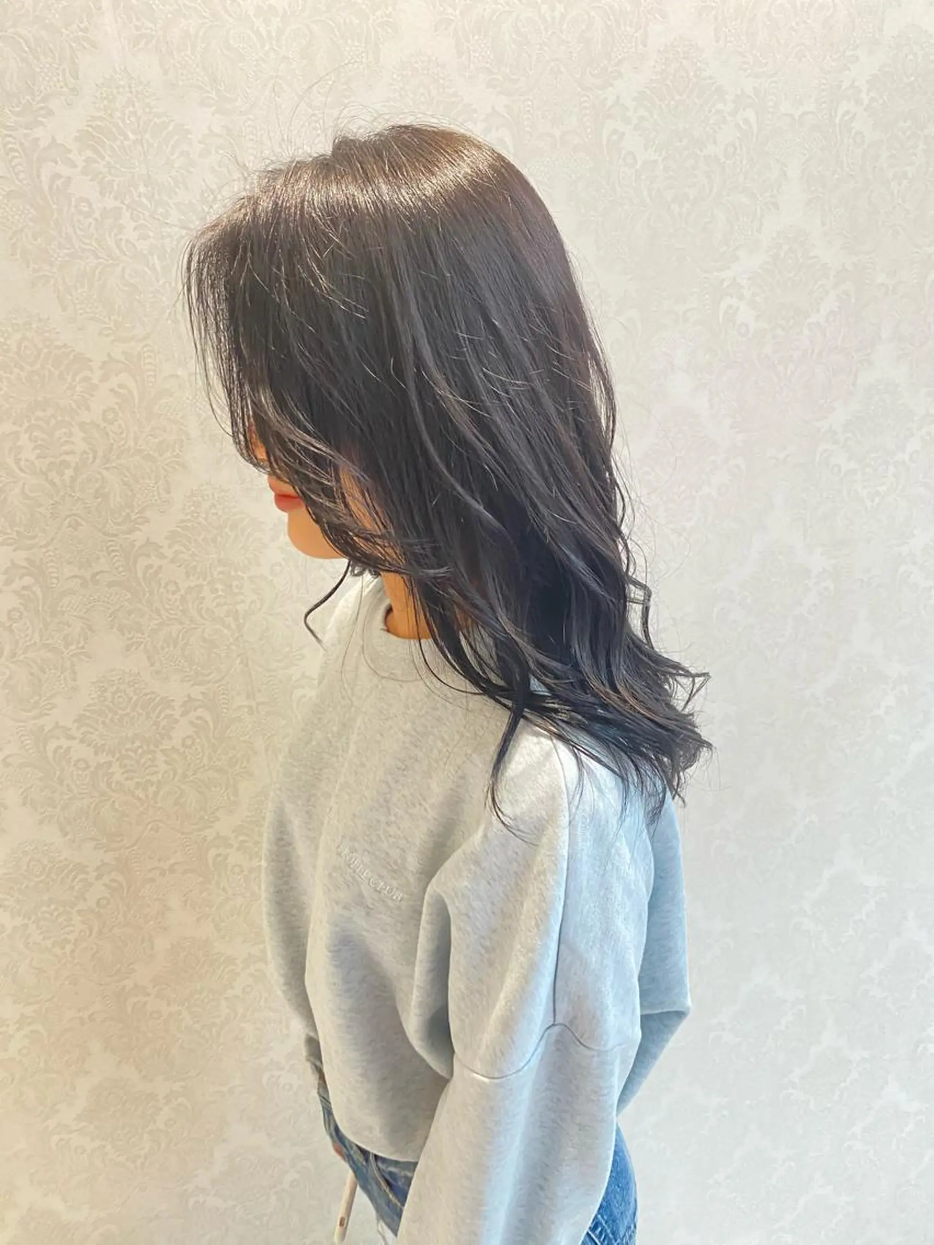 セミロング カラー デザインカラー✨新倉 佑奈のヘアスタイル