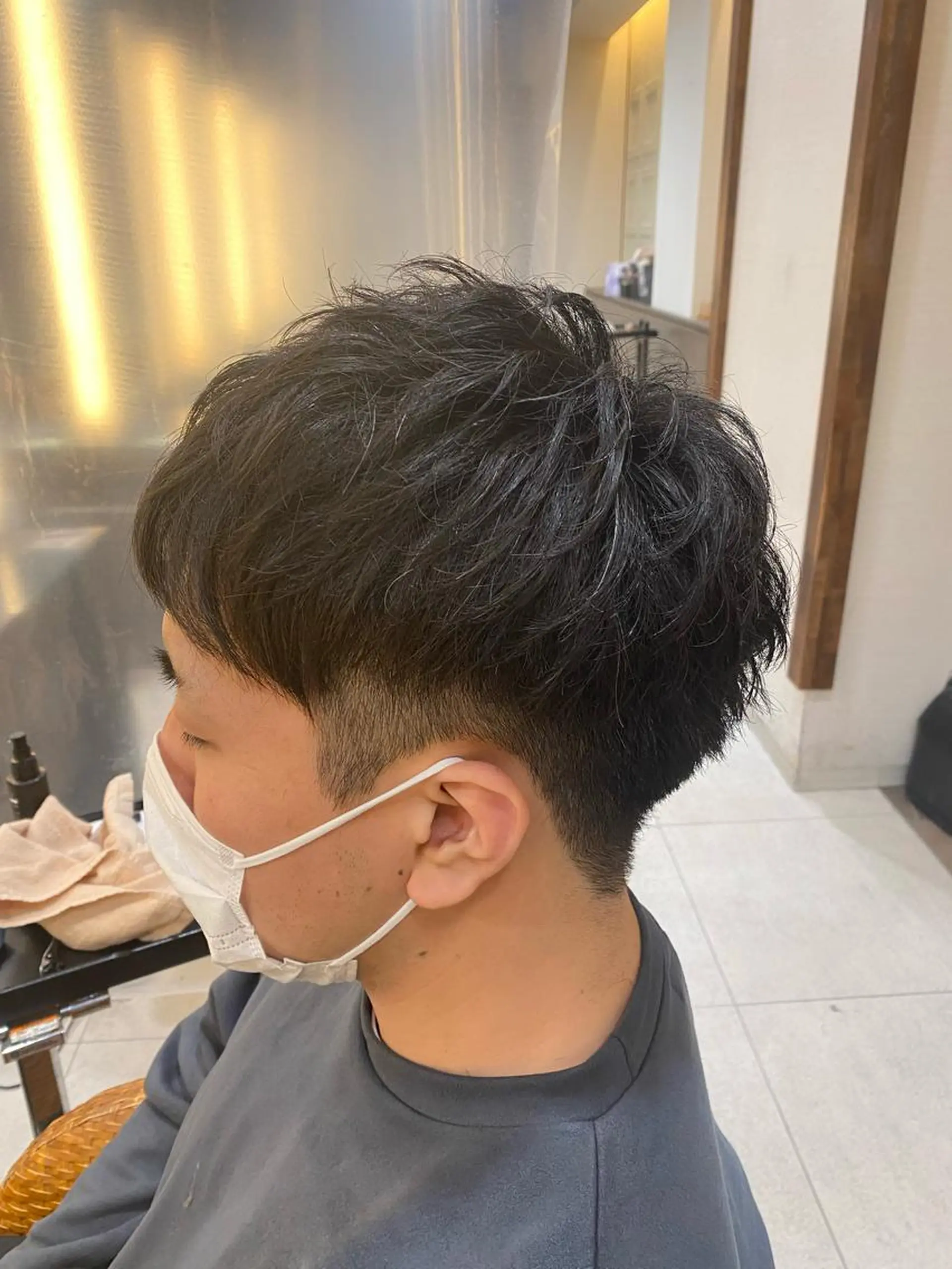 メンズ ビジネス メンズハイライト メンズインナーカラー メンズパーマ メンズツイストパーマ カット 佐野 太河のヘアスタイル