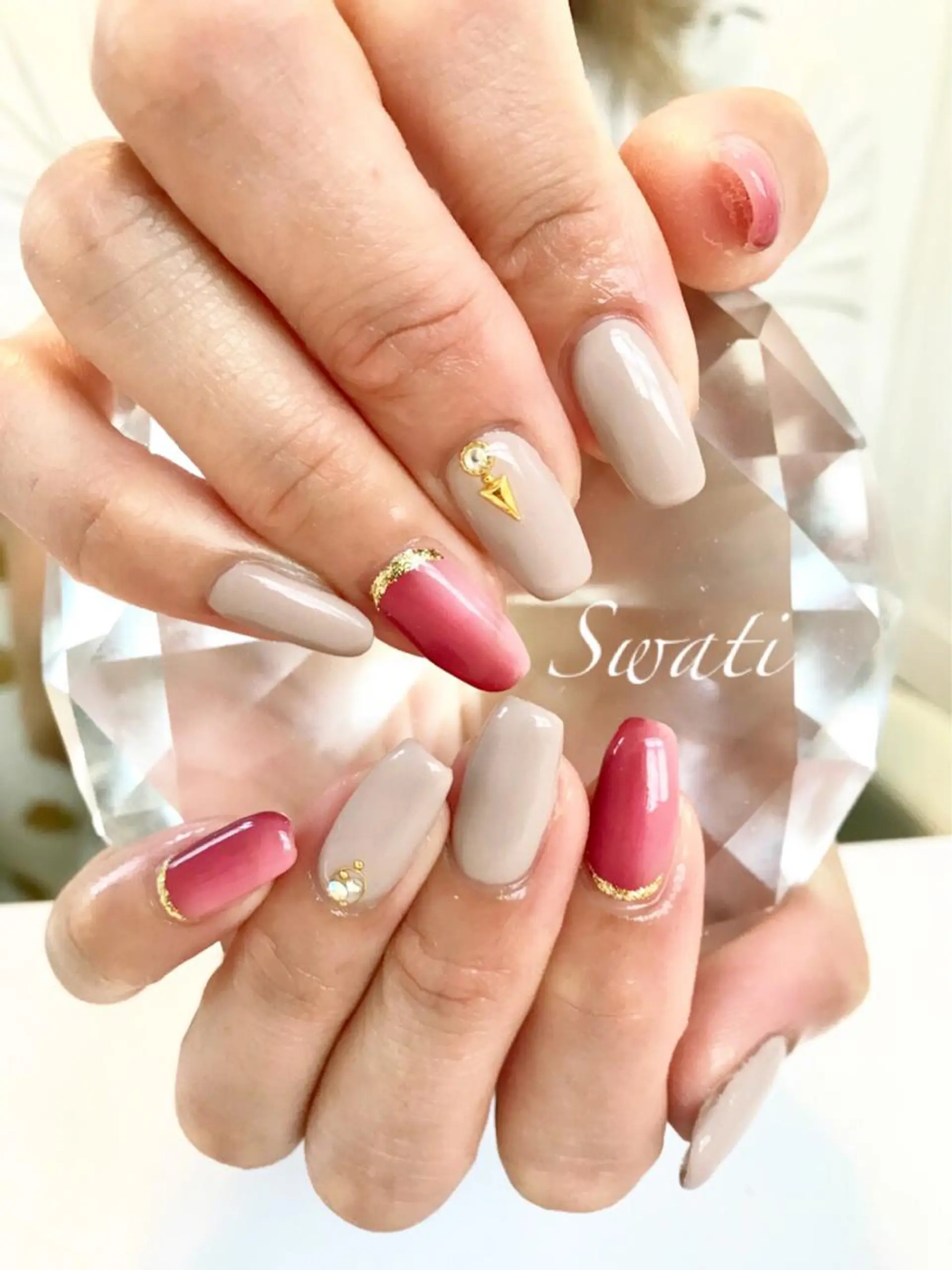 ネイル アートネイル グラデーション オフィスネイル ピンク シンプルネイル yuko （ネイリスト）のネイルデザイン