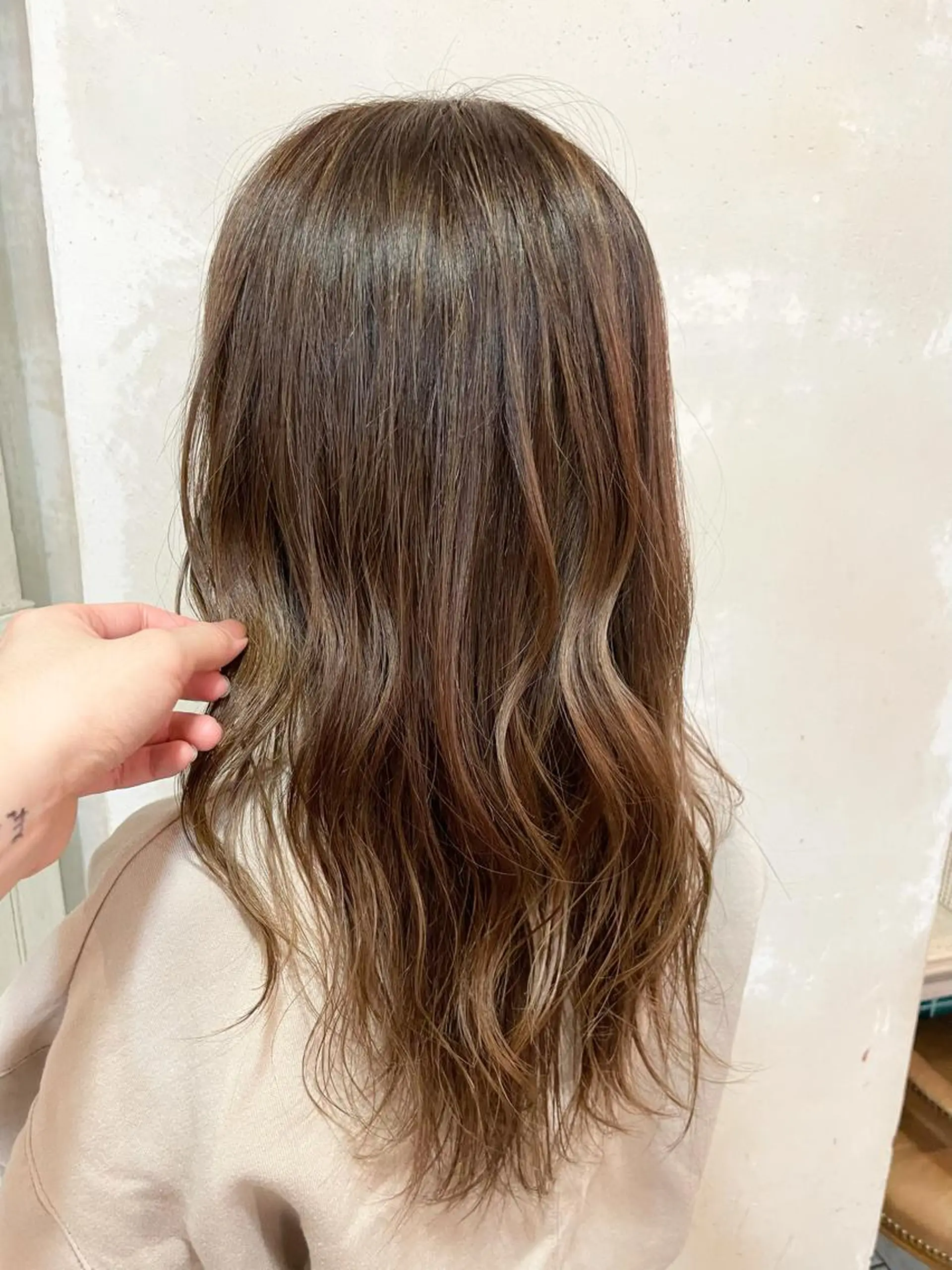ロング ハイライト ショートカットなら 前平友慈のヘアスタイル