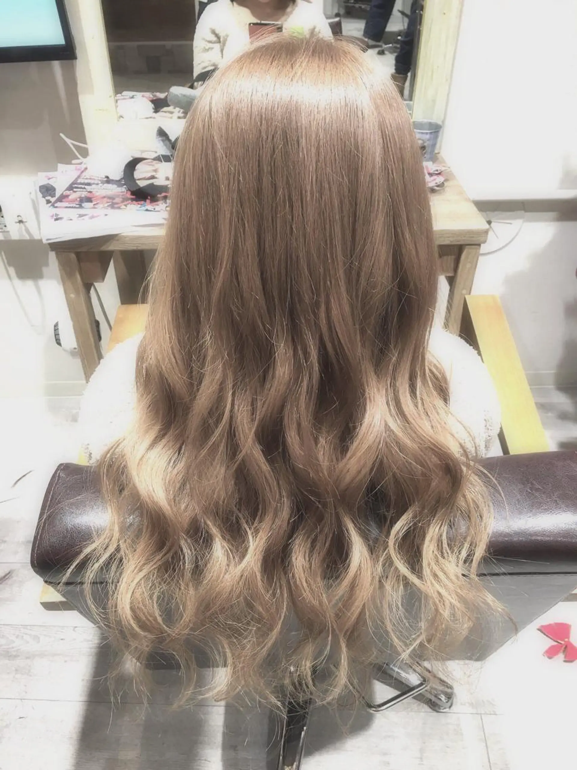 ロング カラー ベージュカラー ミルクティーベージュ filo   渋谷 Gishiのヘアスタイル