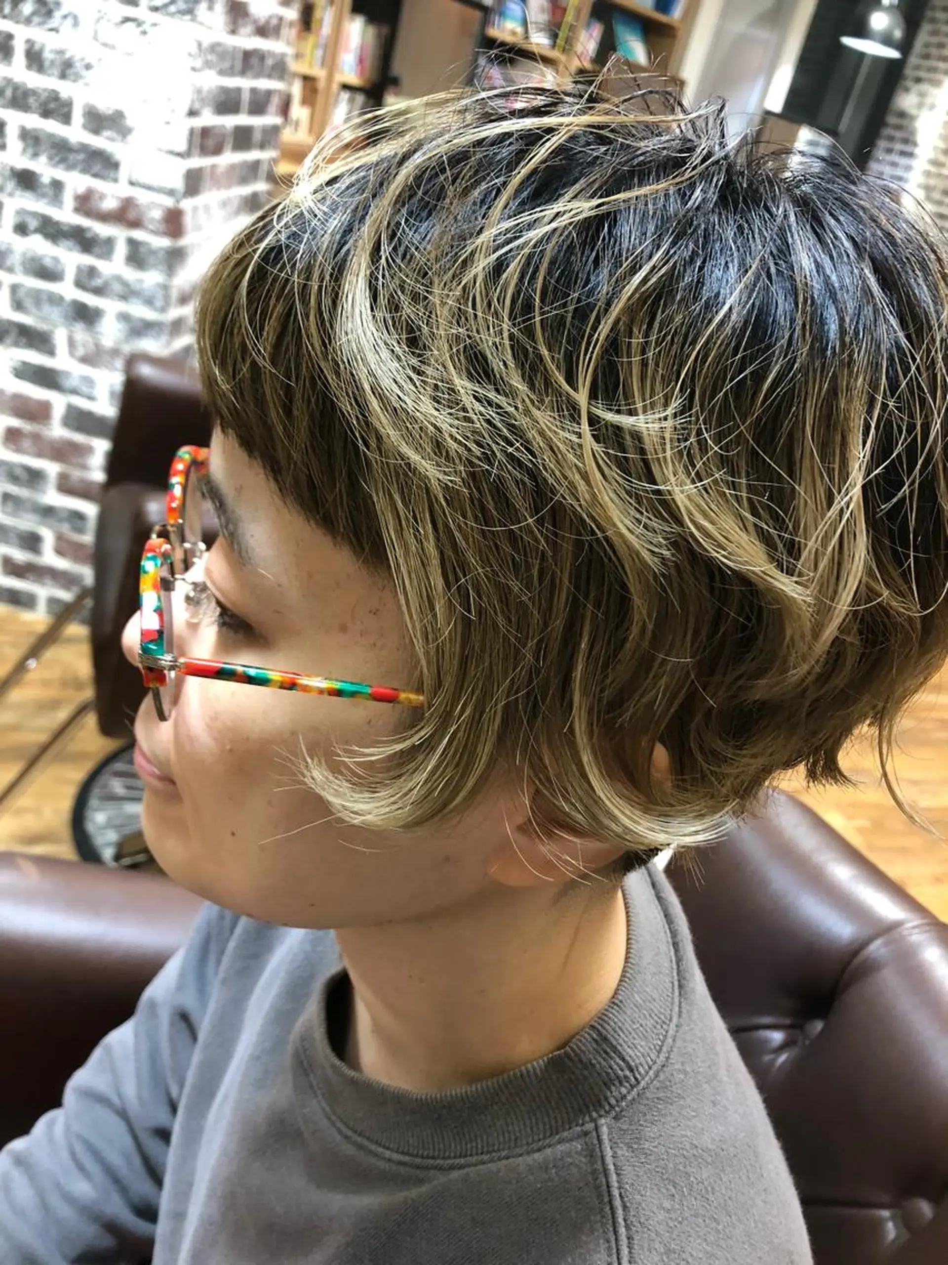 ショート カラー デザインカット カット ヘアカラー トリートメント 半個室サロン🫧 ササキアヤカのヘアスタイル