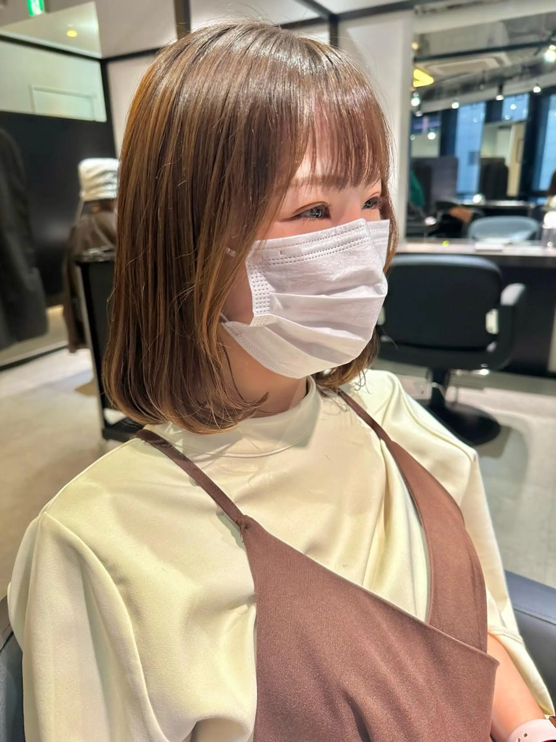 ミディアム カラー 切りっぱなしボブ ミディアムパーマ ボブ 斜めバング レイヤーカット 髪質改善 中川　翔のヘアスタイル
