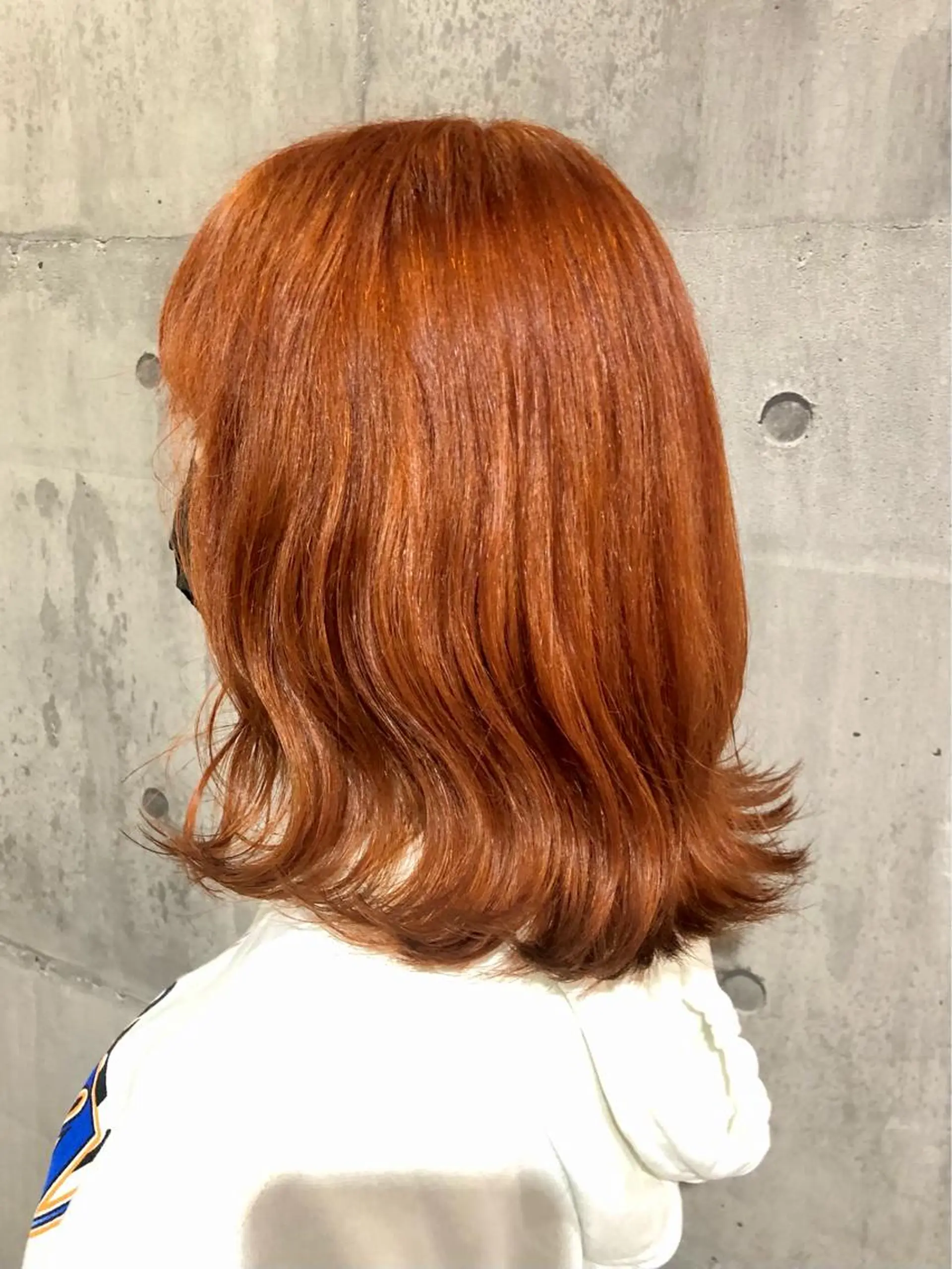 ミディアム 興津/韓国レイヤー ダブルカラー美髪縮毛のヘアスタイル