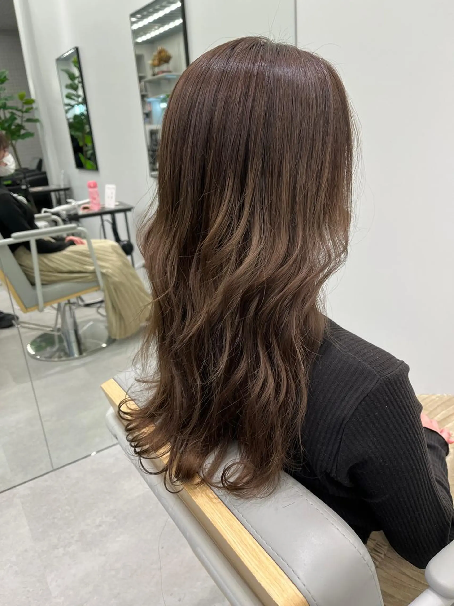 セミロング カラー 菅 樹希弥のヘアスタイル