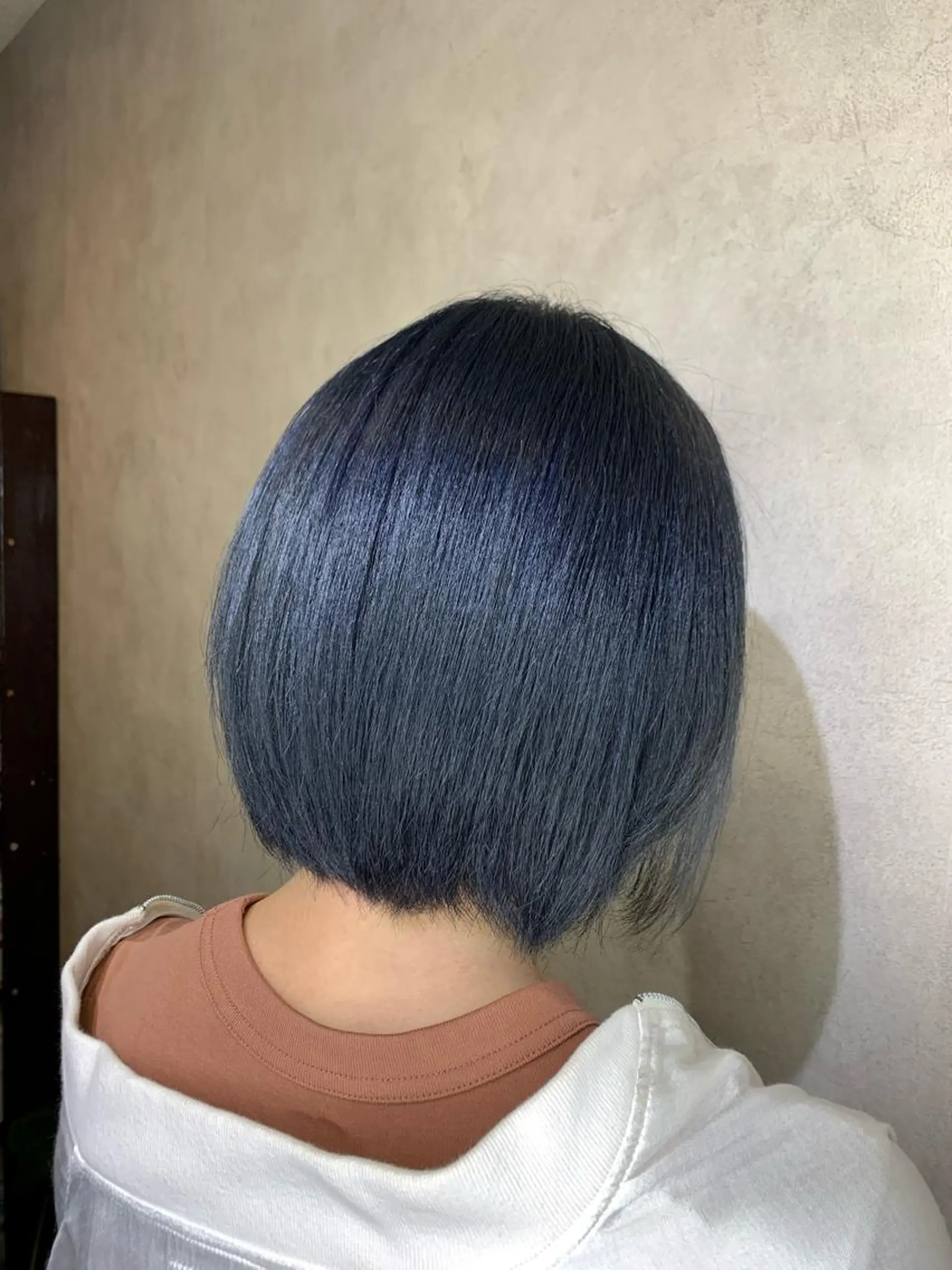 ショート カラー ブルーカラー ネイビーカラー ヘアカラー swan ユイカのヘアスタイル