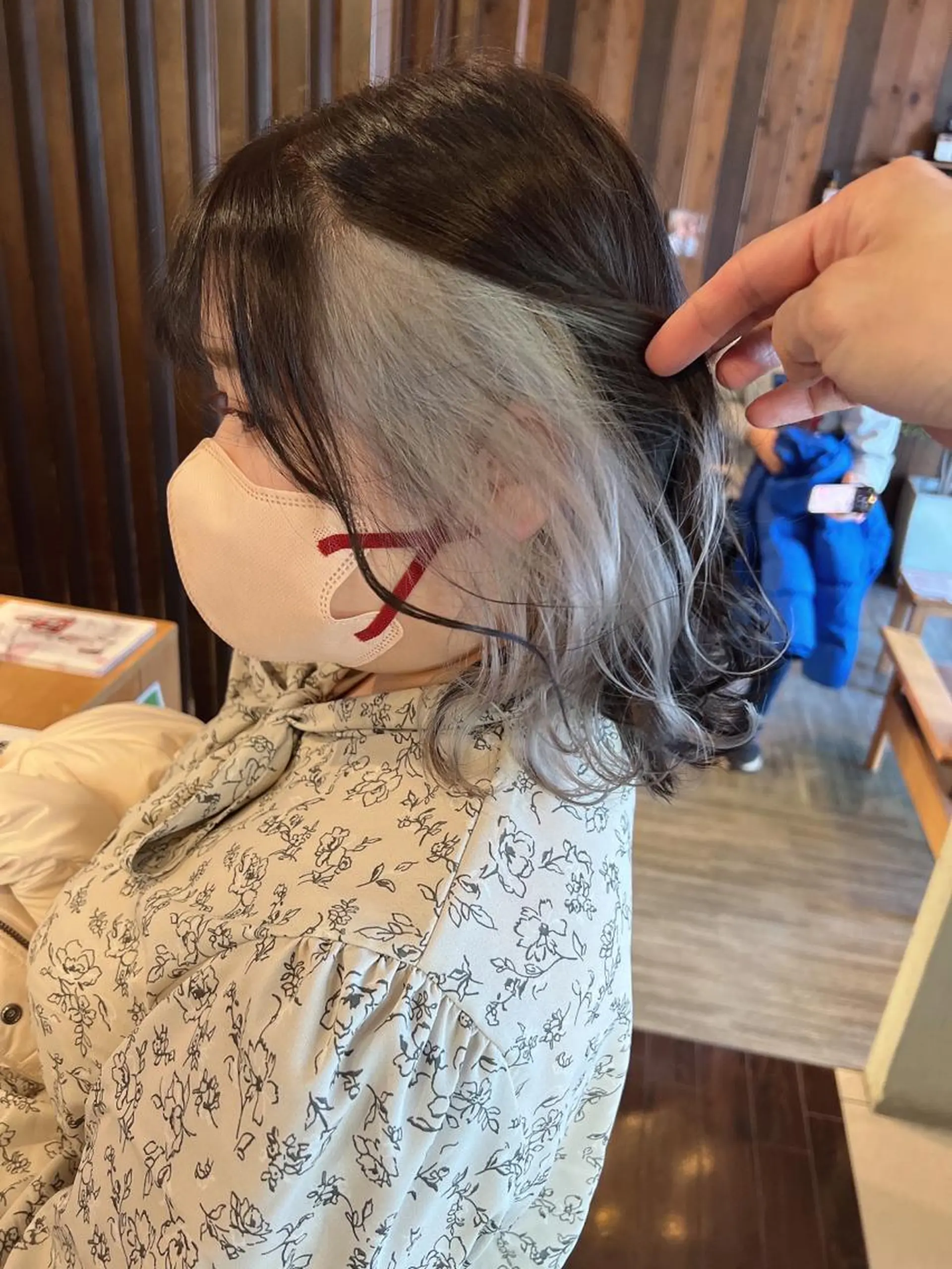 ミディアム カラー ヘアカラー トリートメント 具志 正太のヘアスタイル