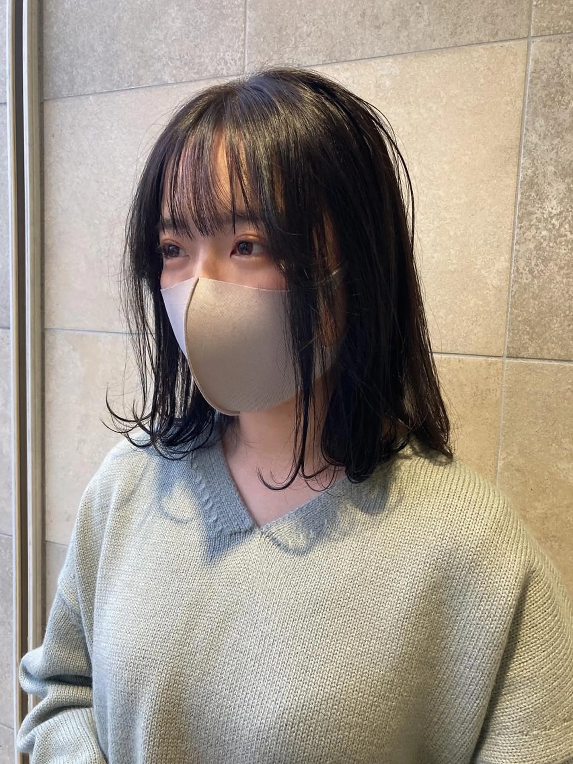 ミディアム カラー 黒髪 ブルーカラー ブルーブラック イルミナカラー 顔周りカット 田中 あかねのヘアスタイル