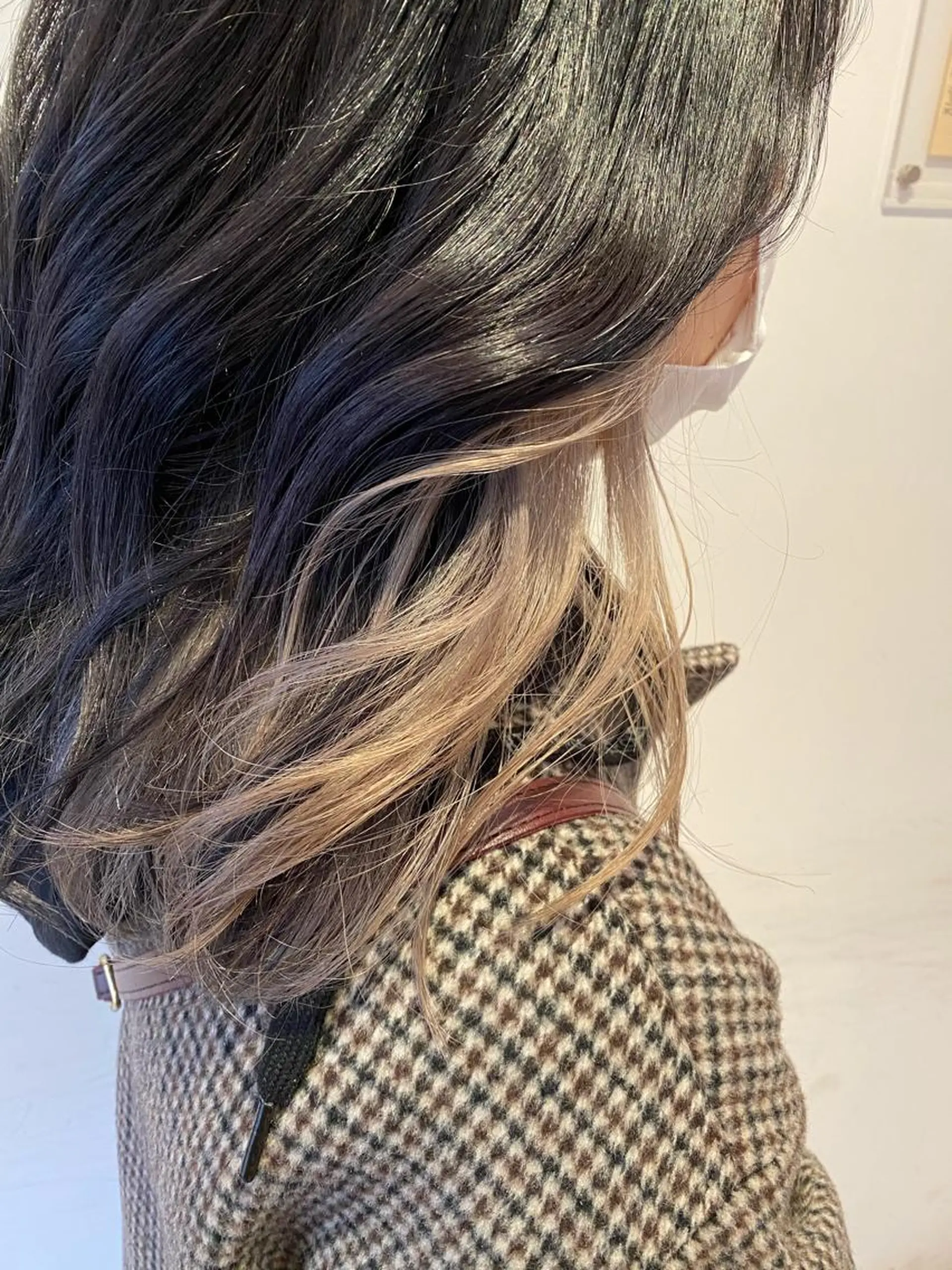 ミディアム カラー ブリーチ ダークグレー わかばやし ゆうこのヘアスタイル