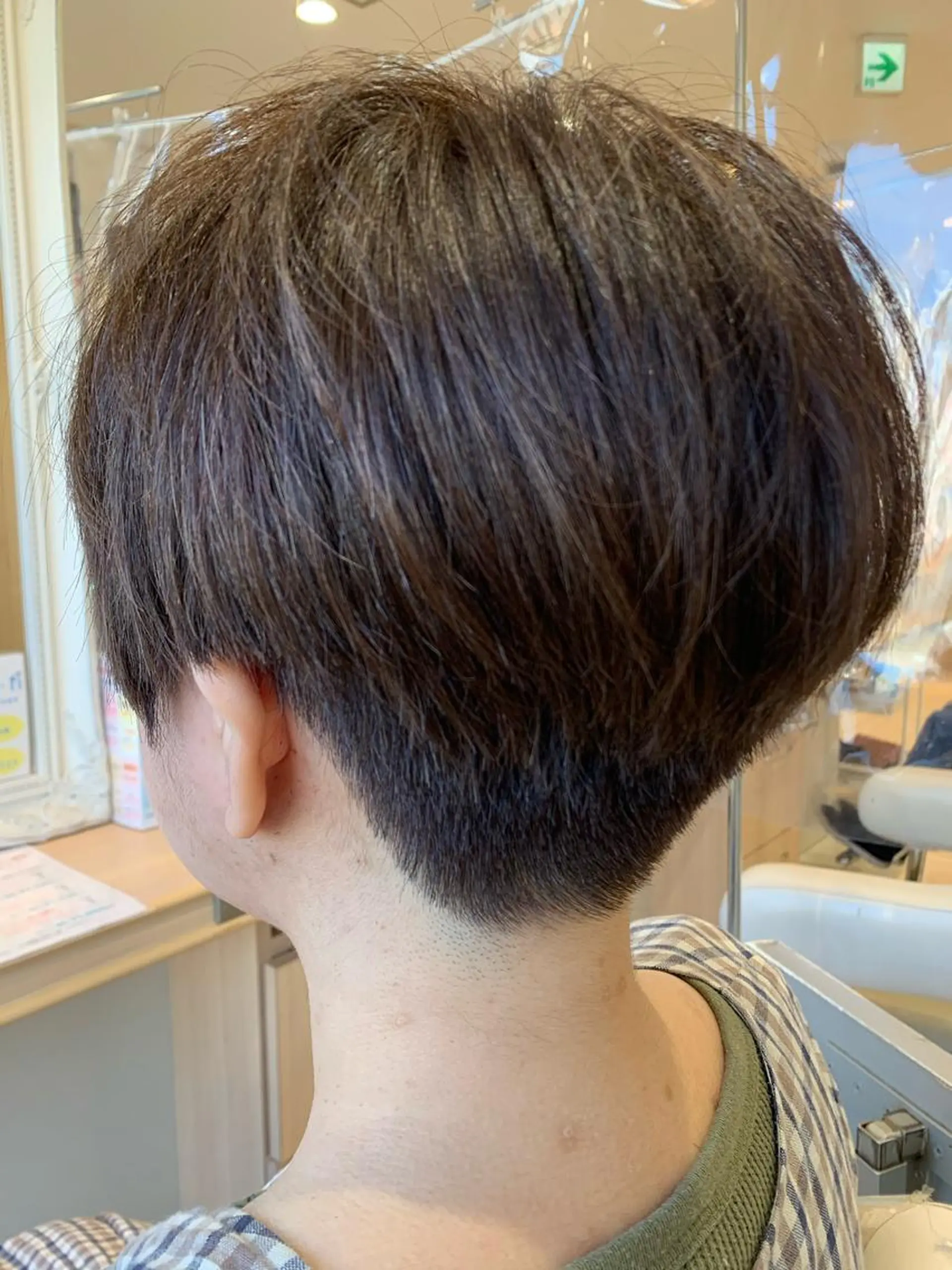 ショート アッシュ ショートヘア 鈴木 華枝のヘアスタイル