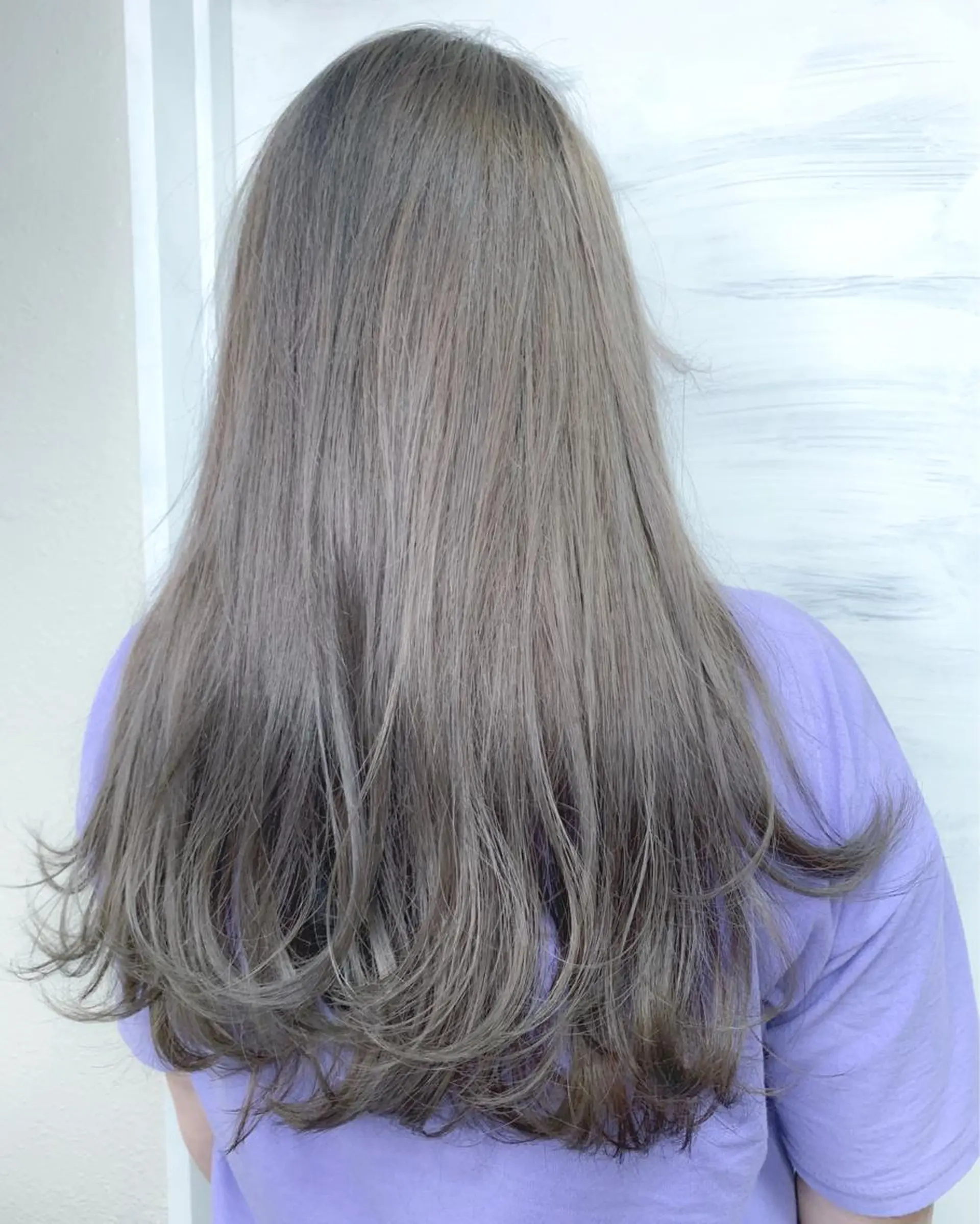 ロング カラー ブリーチ グレージュ BOX mico.のヘアスタイル