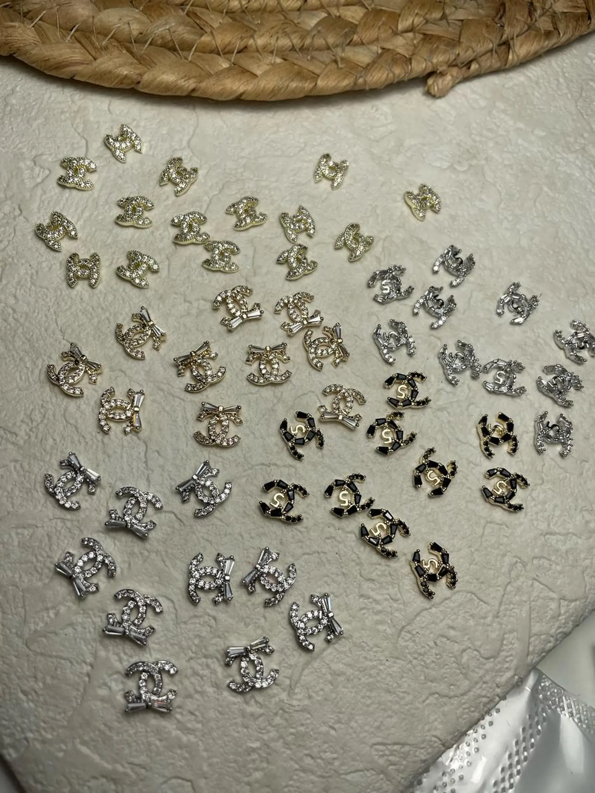 ネイル ストーンネイル M🌷nail 長さだし専門店のネイルデザイン