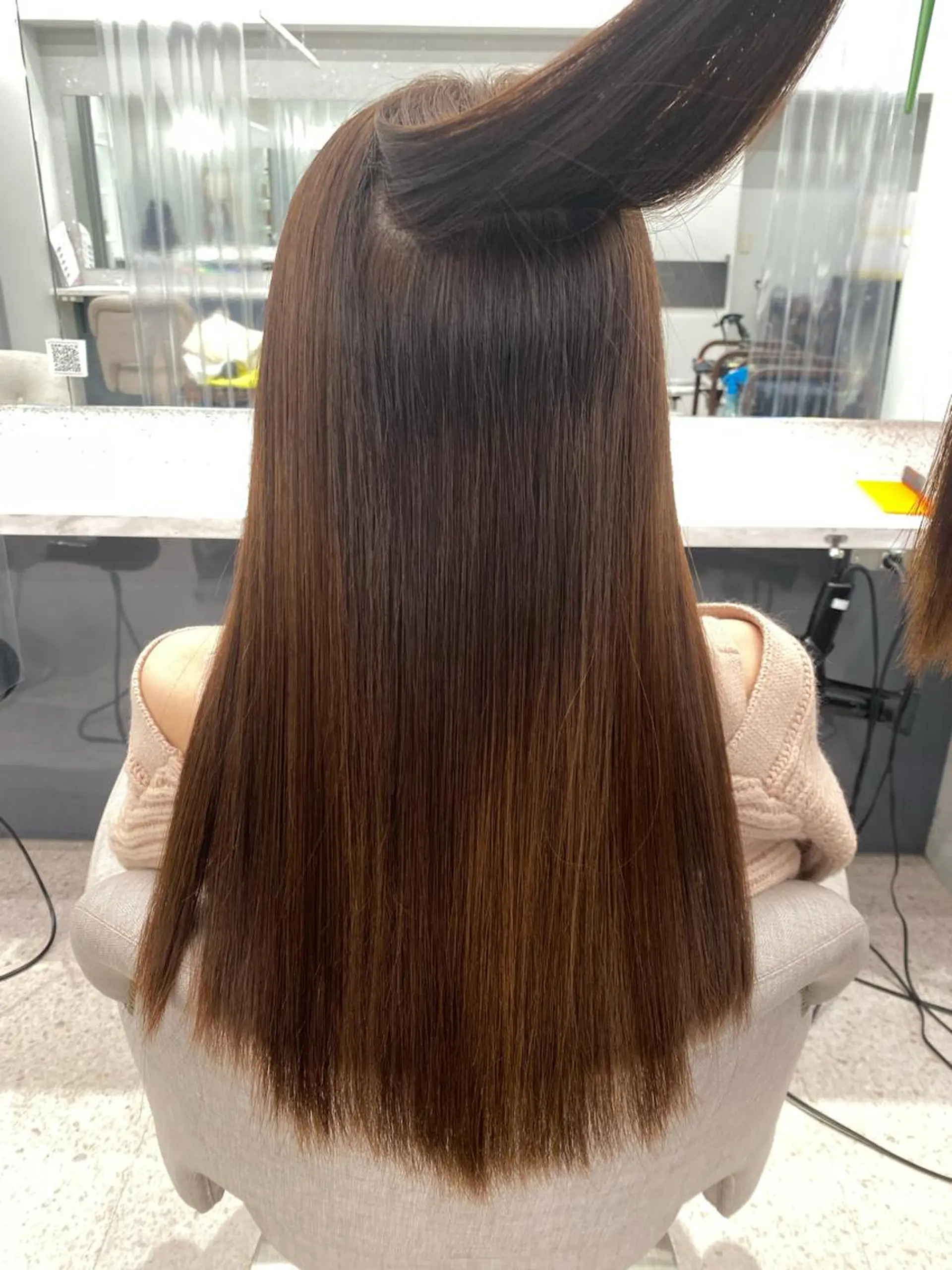 セミロング カラー パーマ ヘアアレンジ メンズ キッズ ネイル マツエク・マツパ カット ヘアカラー トリートメント レイヤーカット/ 髪質改善/羽柴りくのヘアスタイル