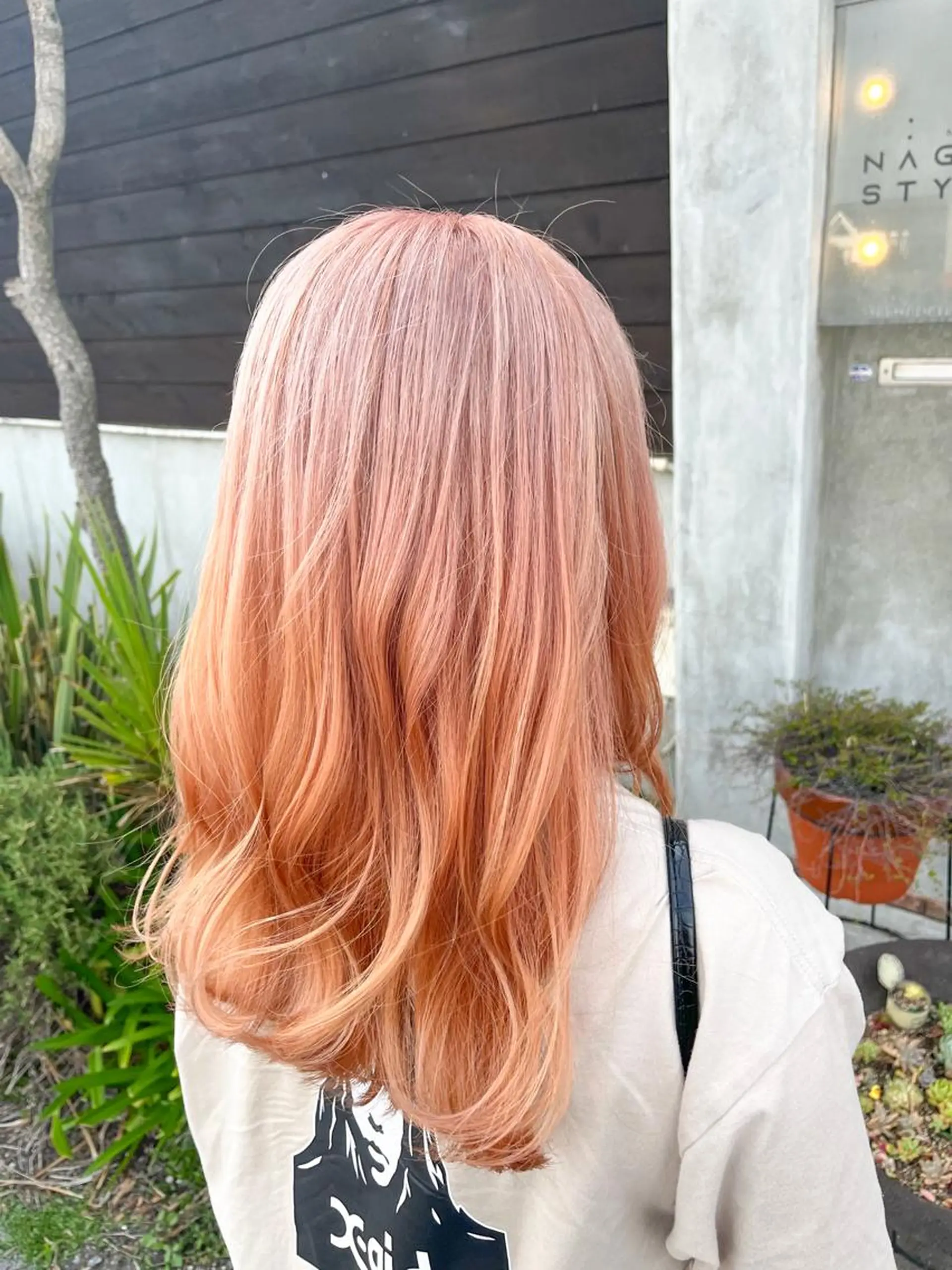 セミロング カラー ヘアカラー 佐藤 美聡のヘアスタイル