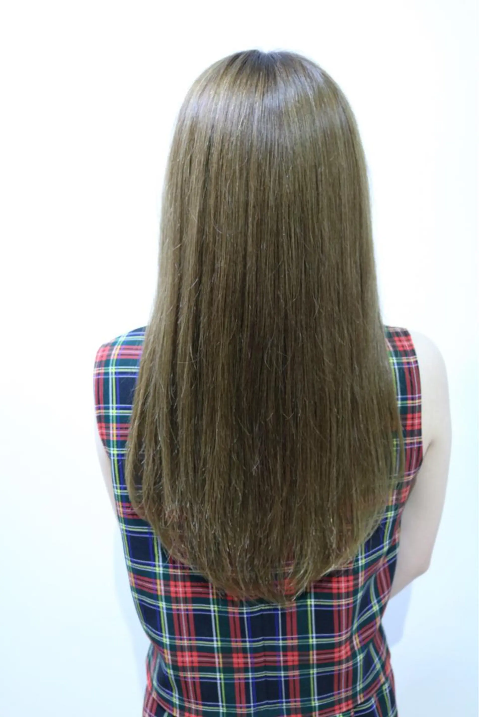 セミロング ロング カラー ベージュカラー ミルクティーベージュ 及川 翔のヘアスタイル