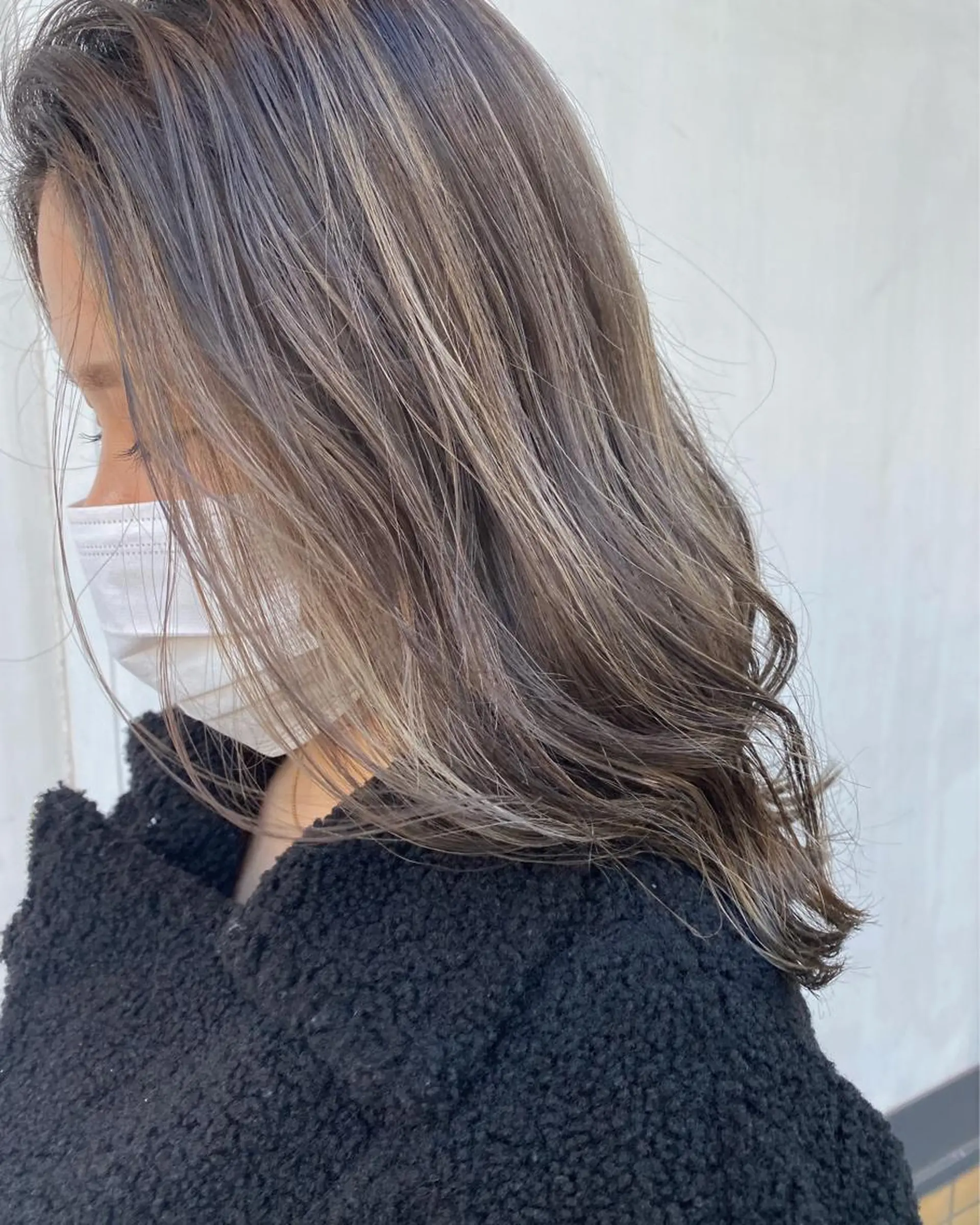 セミロング 小林 朋花のヘアスタイル