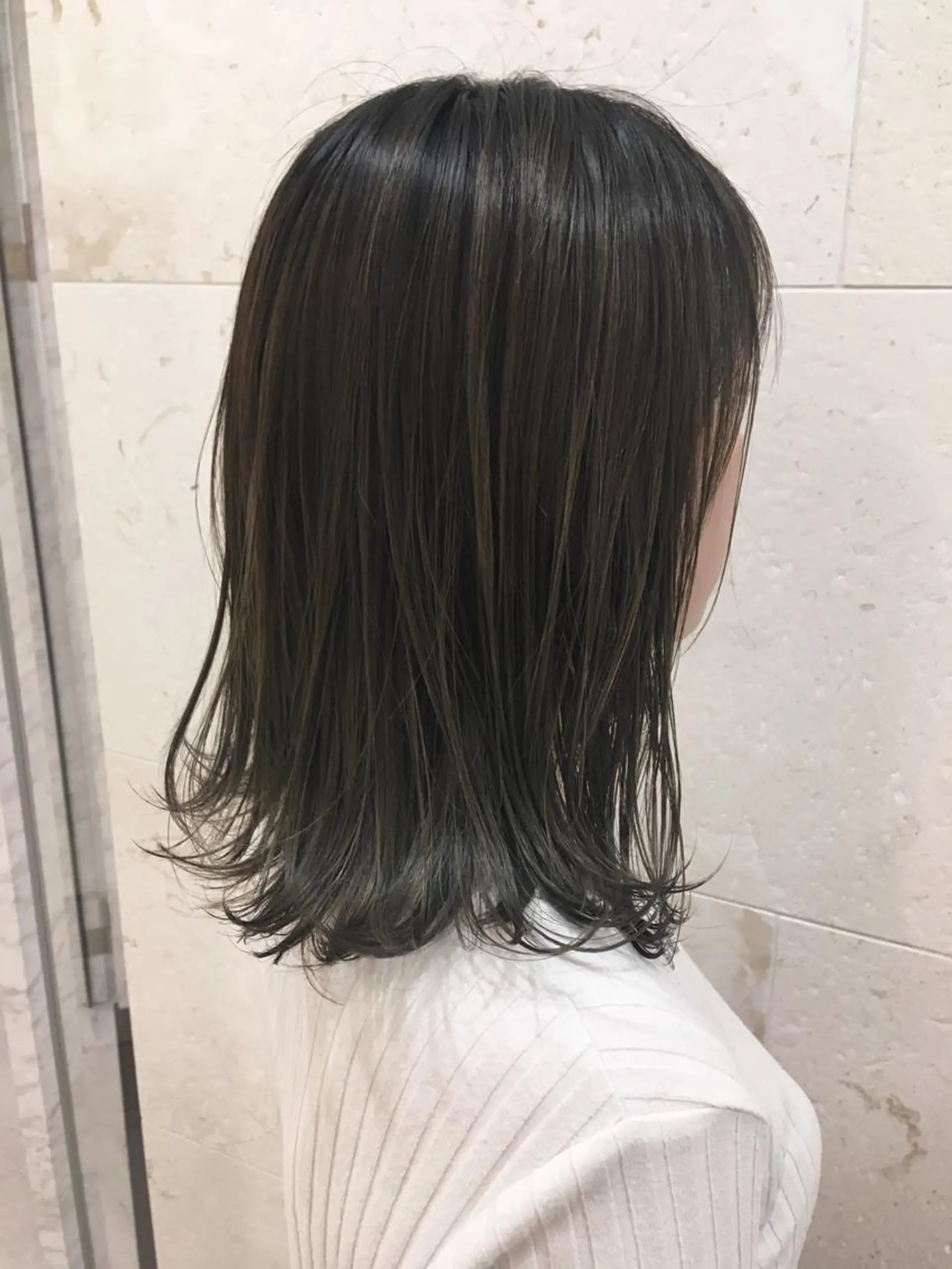 セミロング カラー ブルーカラー グラデーションカラー カット ヘアカラー トリートメント 斉藤 貴也のヘアスタイル